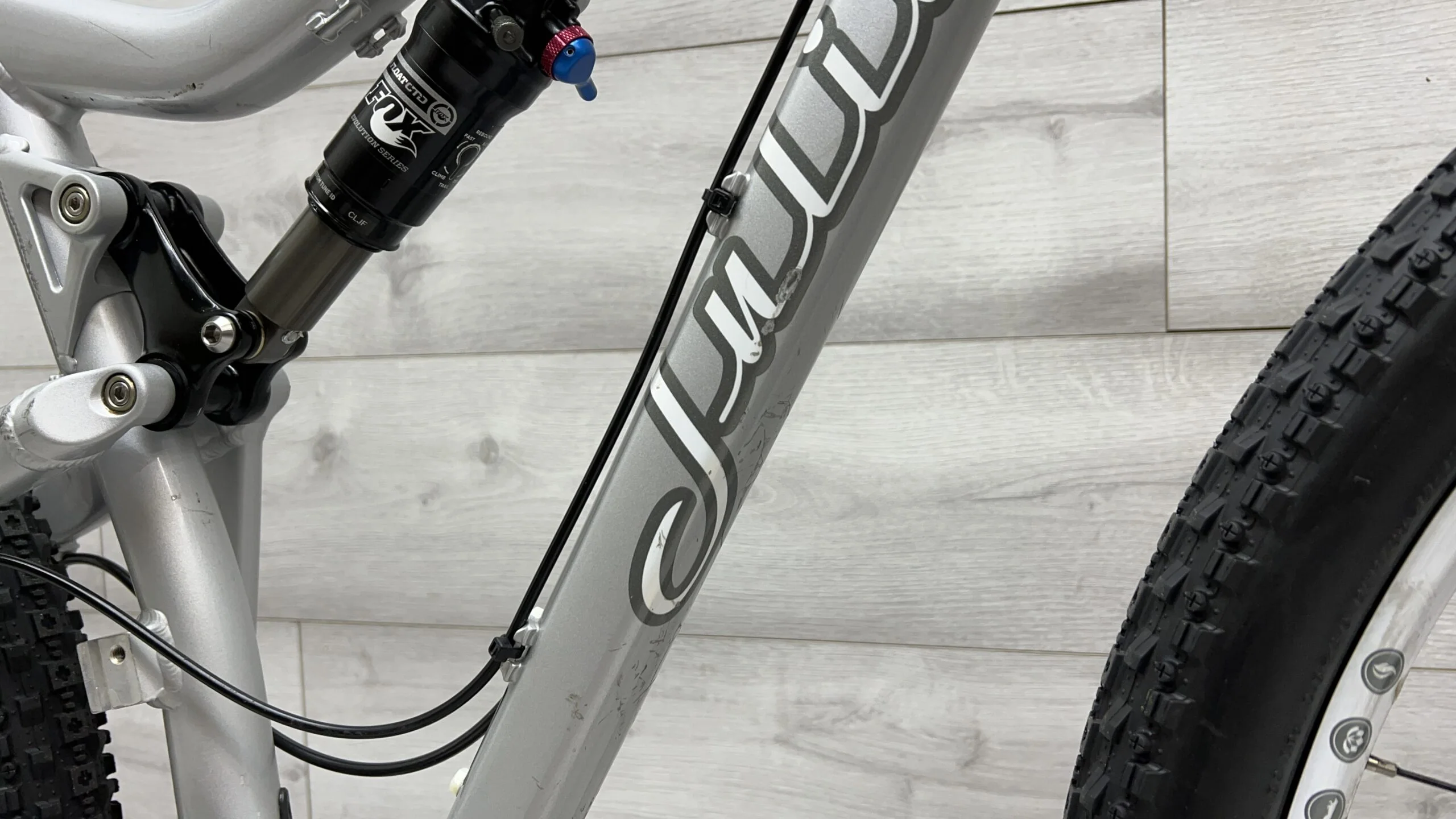 2014 Juliana Joplin Segundo  Mountain Bike - Medium - Image 11