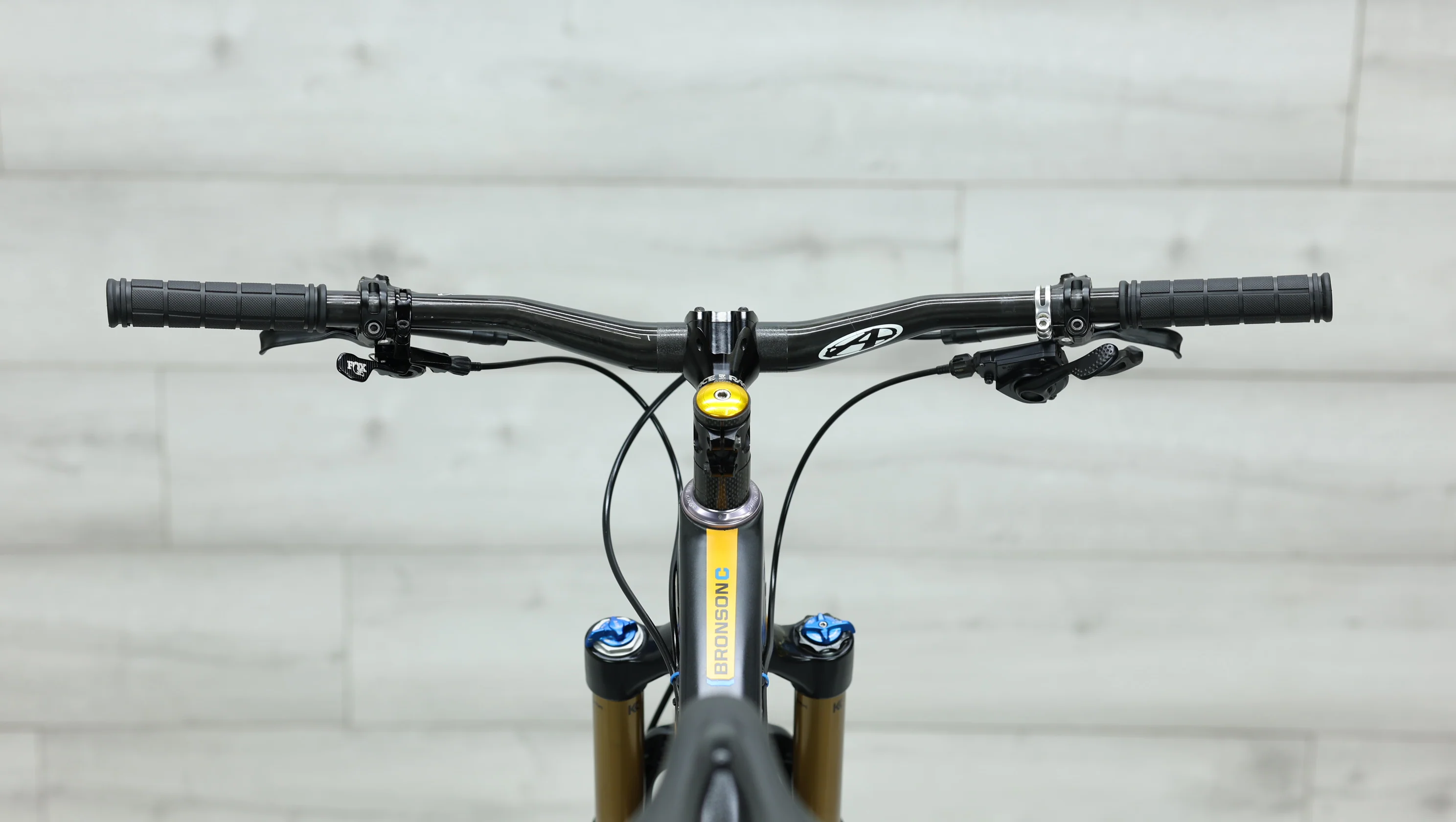 2014 Santa Cruz Bronson C Mountain Bike - Large - Image 12
