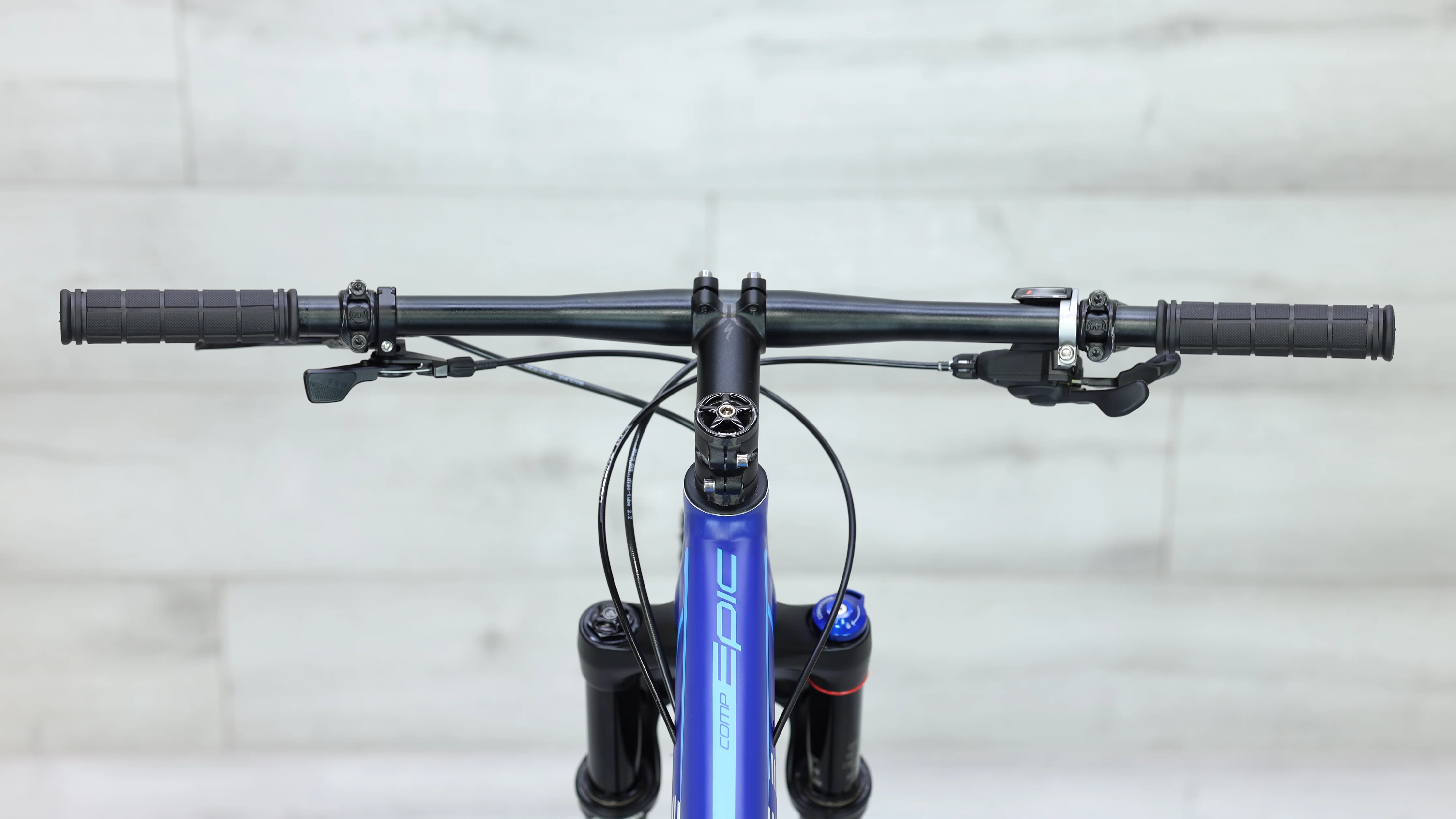 2015 Specialized Epic Comp 29 Mountain Bike - Medium - Image 12