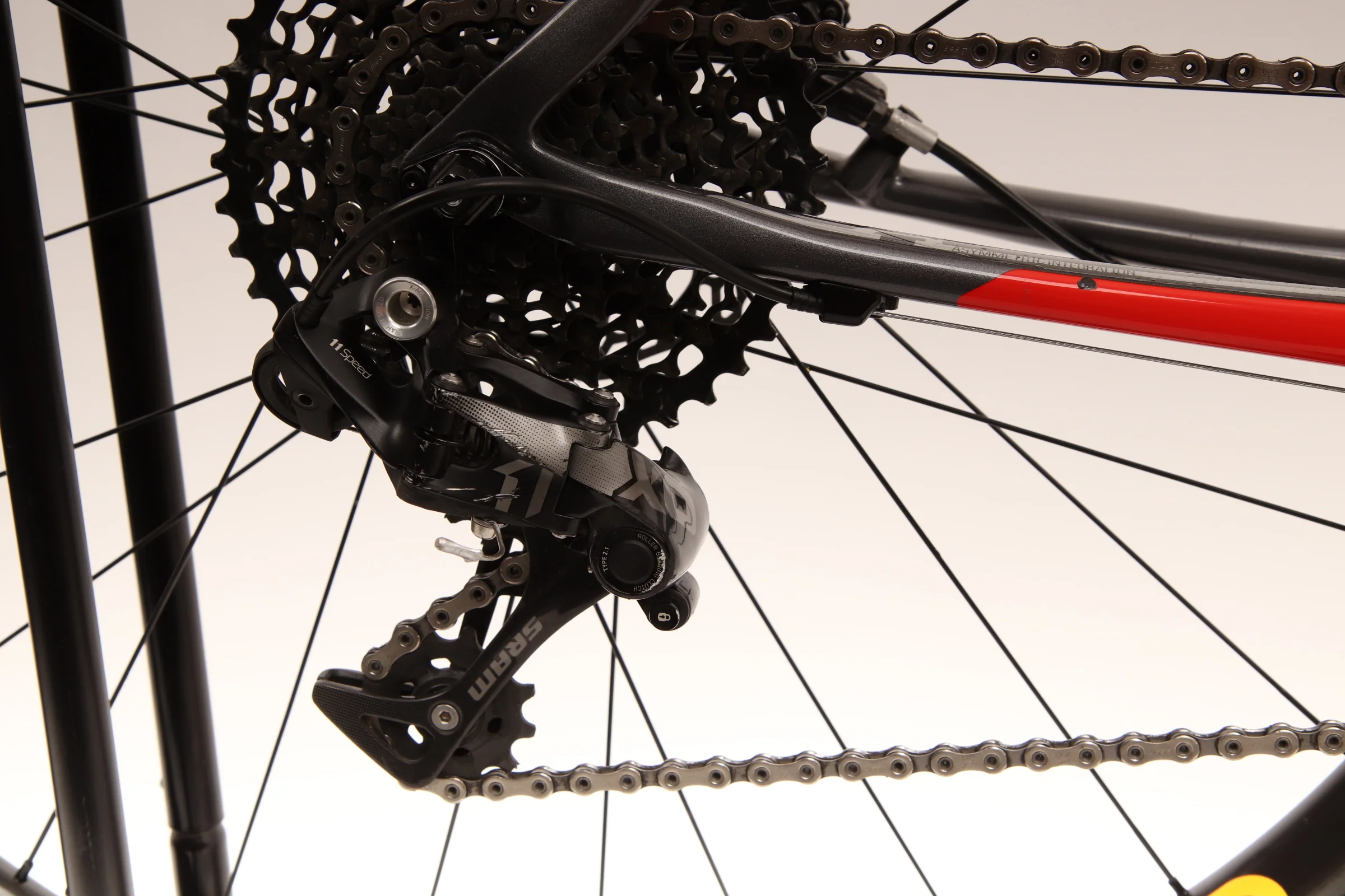 2016 CANNONDALE F-SI CARBON 2  Mountain Bike - Medium - Image 6