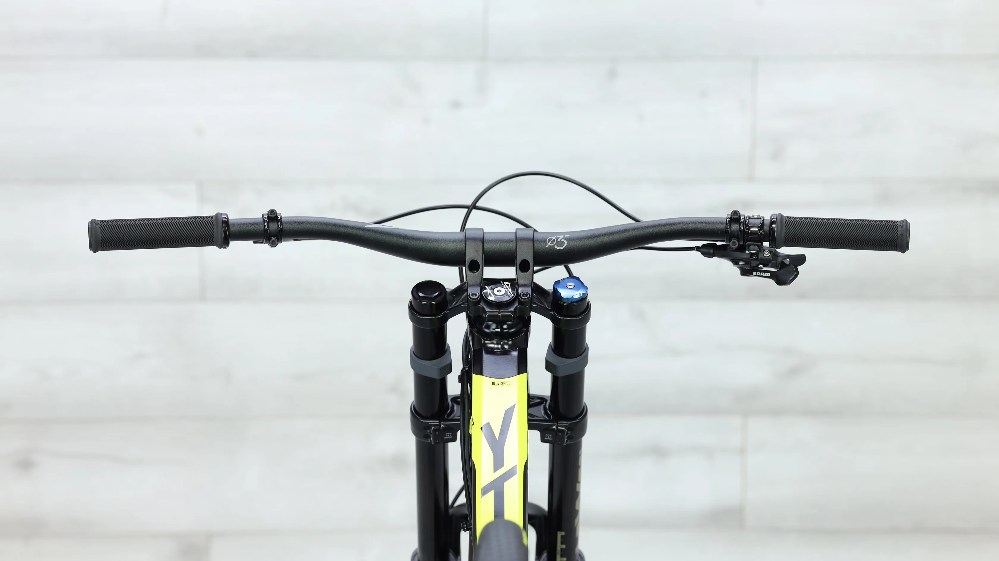 2016 YT Tues AL Mountain Bike - Large - Image 12