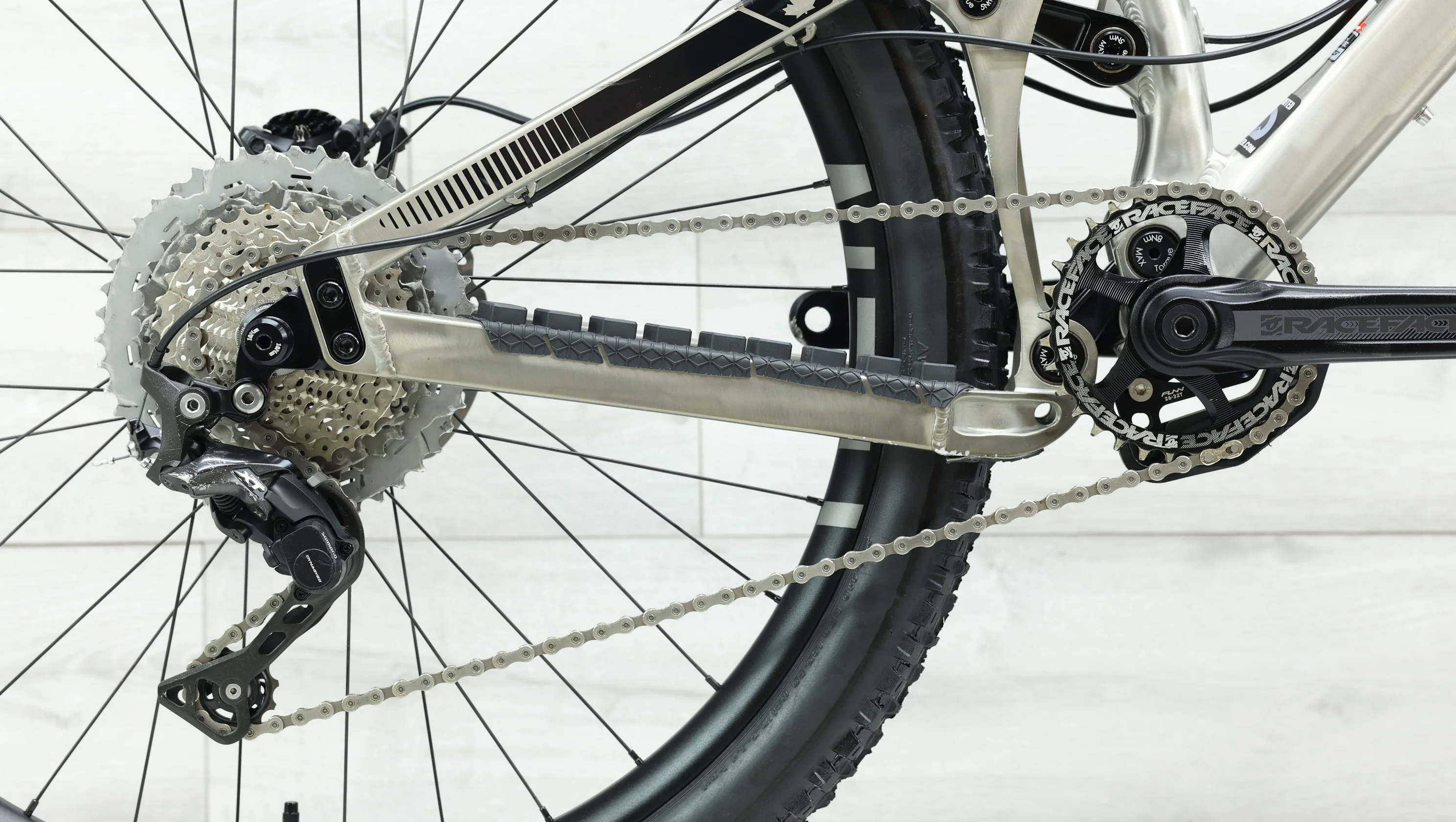 2017 Banshee Rune V2 Mountain Bike - Large - Image 4