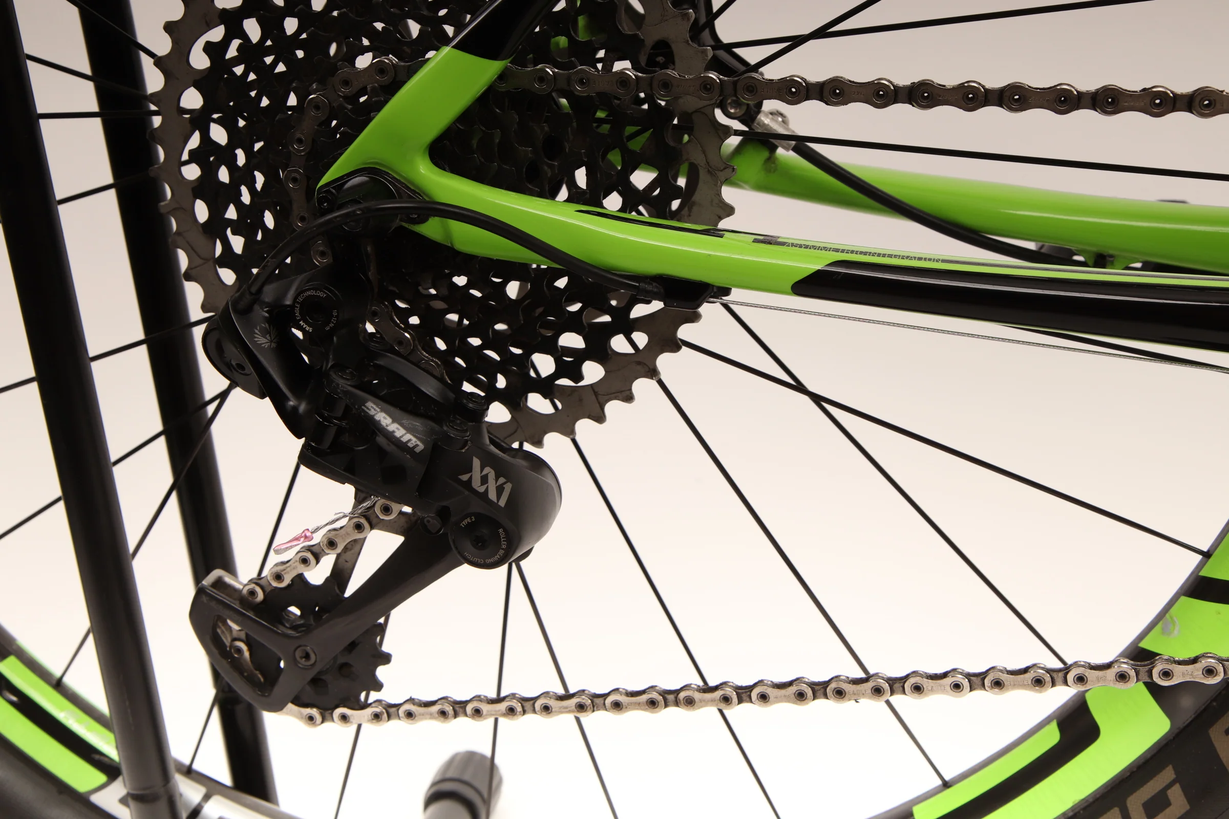 2017 CANNONDALE F-SI CARBON TEAM  Mountain Bike - Medium - Image 8