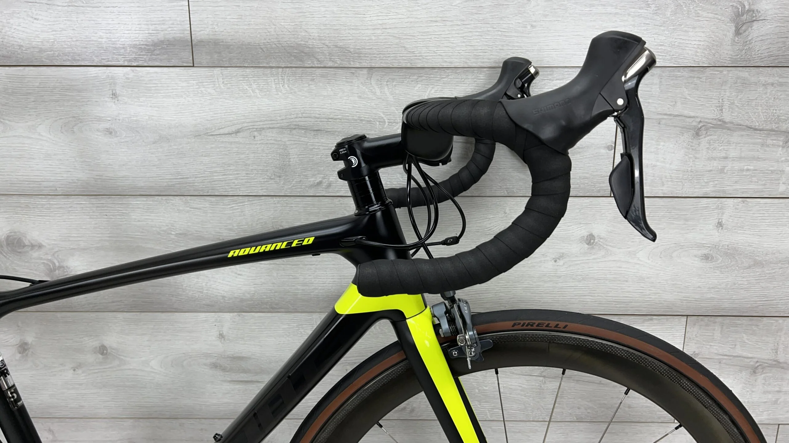 2017 Giant TCR Advanced Pro 1 Road Bike - Small - Image 9