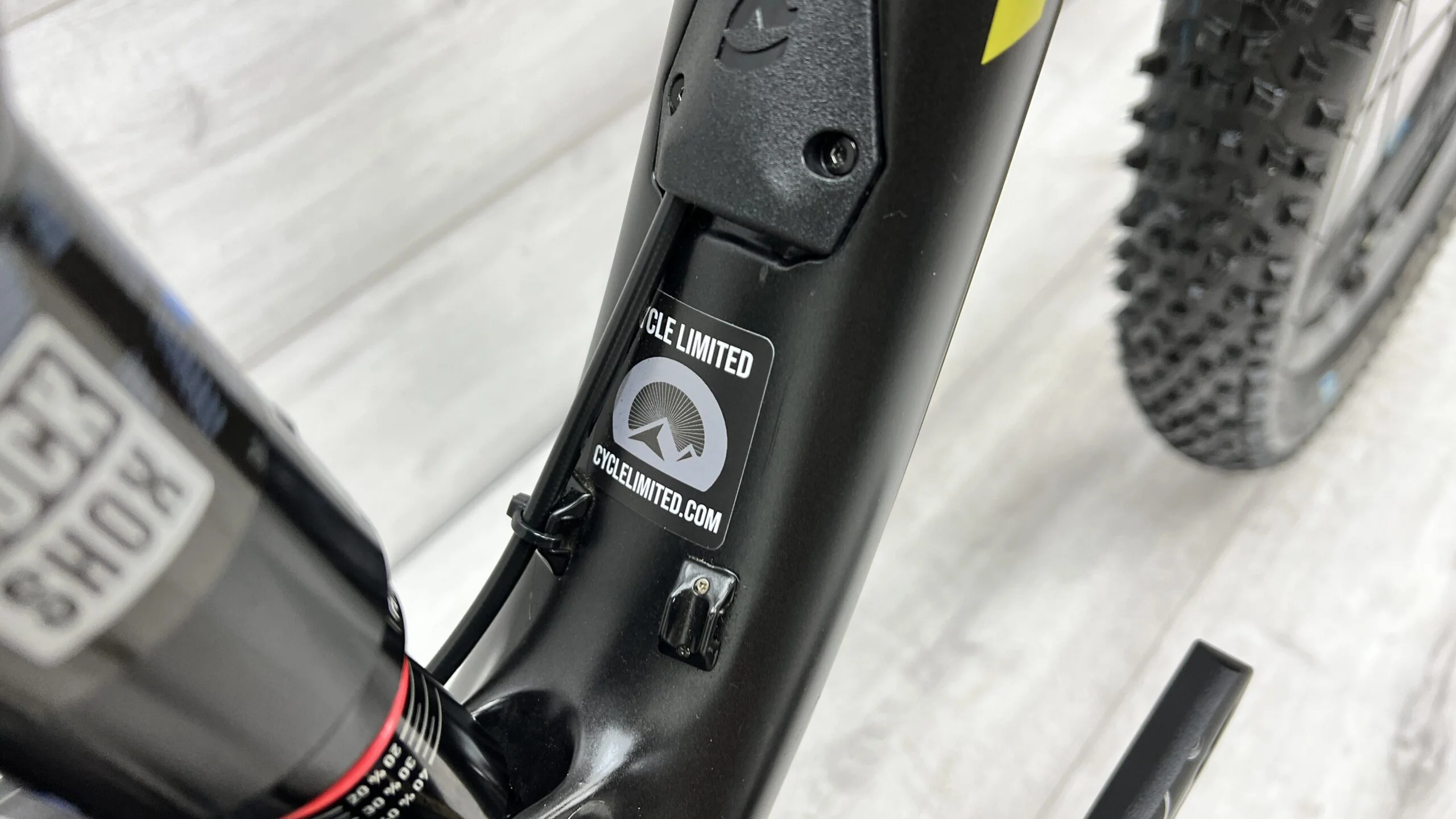 2017 Kona Hei Hei Trail Supreme  Mountain Bike - Small - Image 3