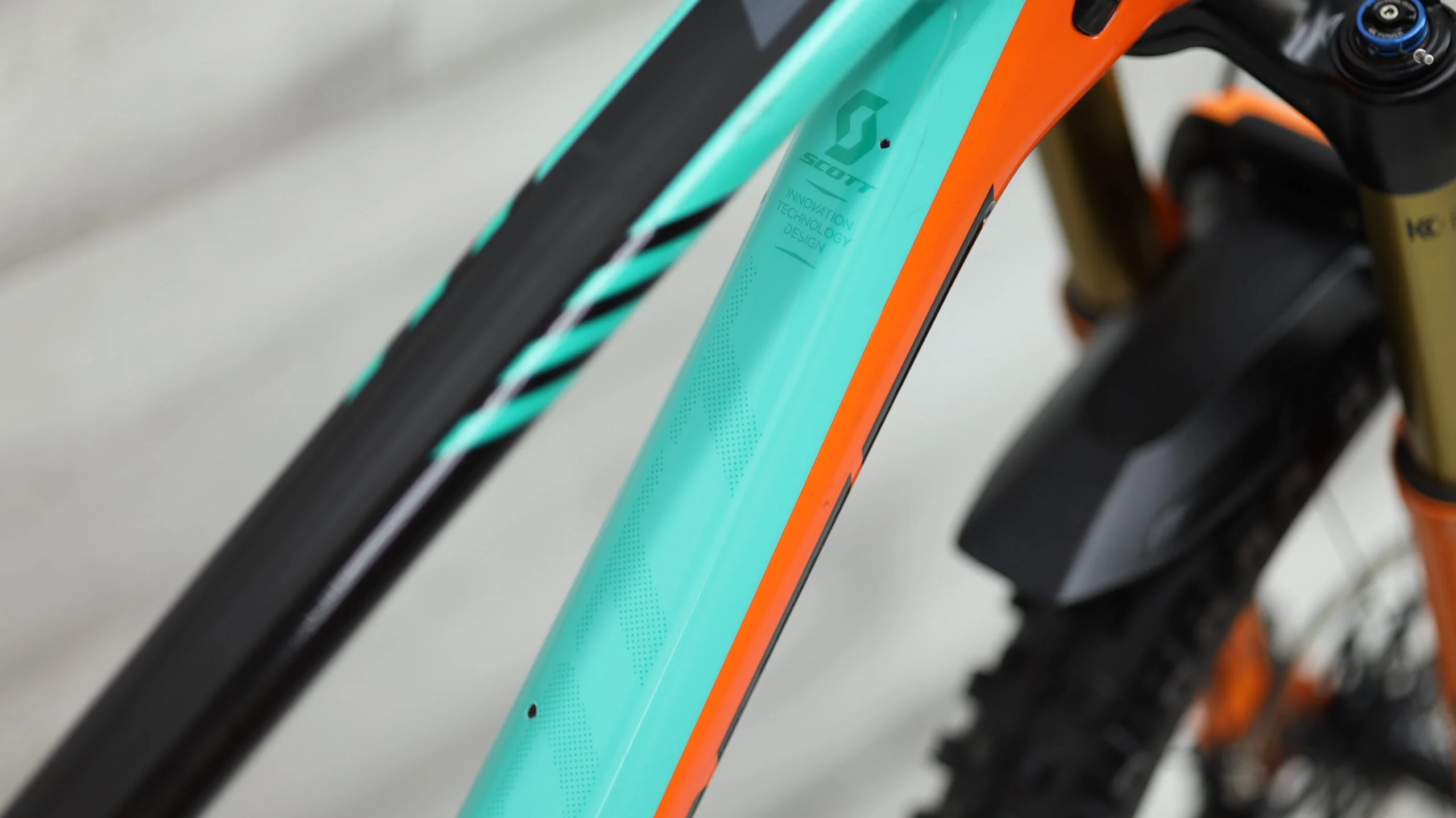 2018 Scott Genius 700 Tuned Mountain Bike - Large - Image 14