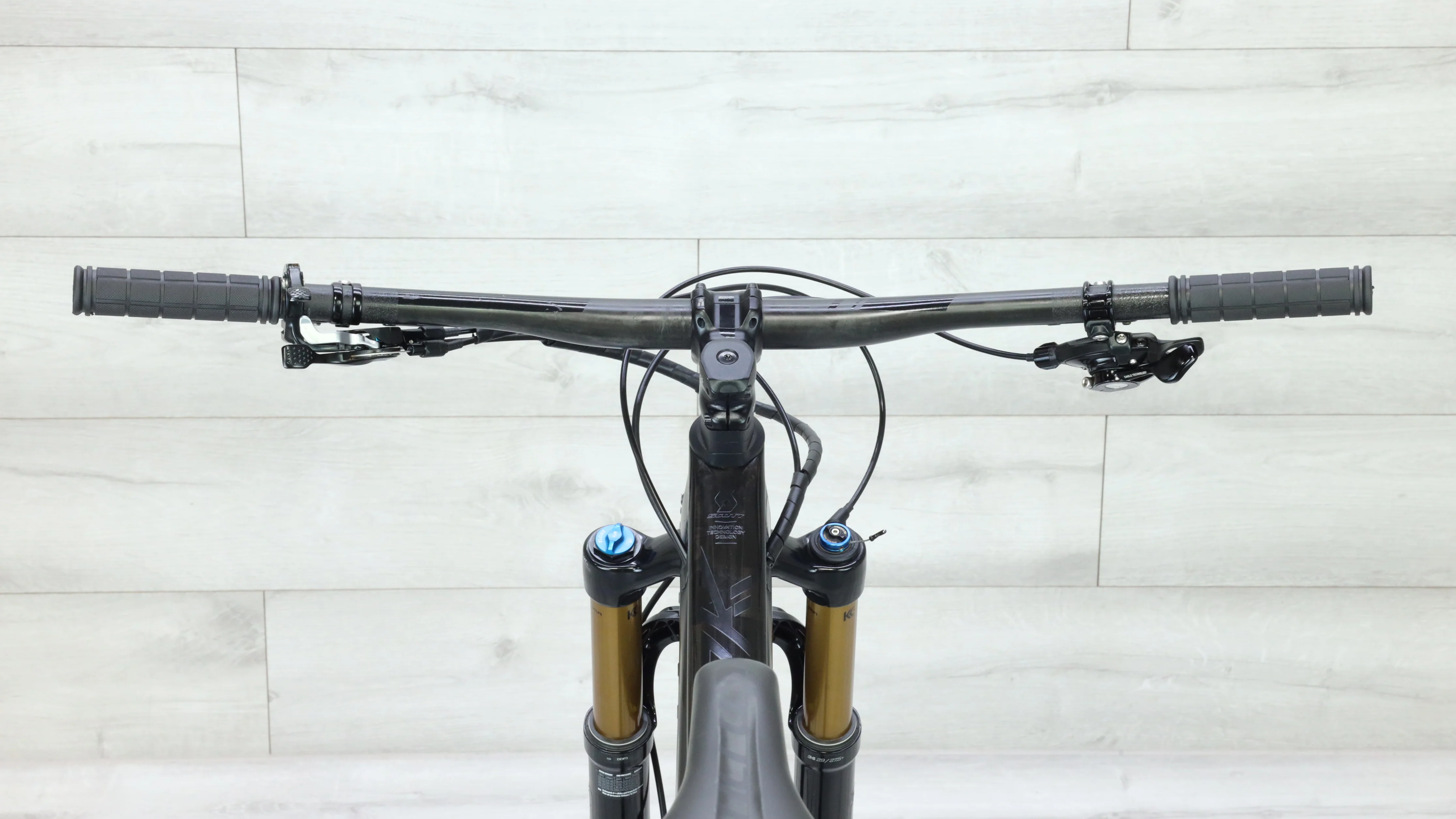 2018 Scott Spark Ultimate Mountain Bike - Medium - Image 12