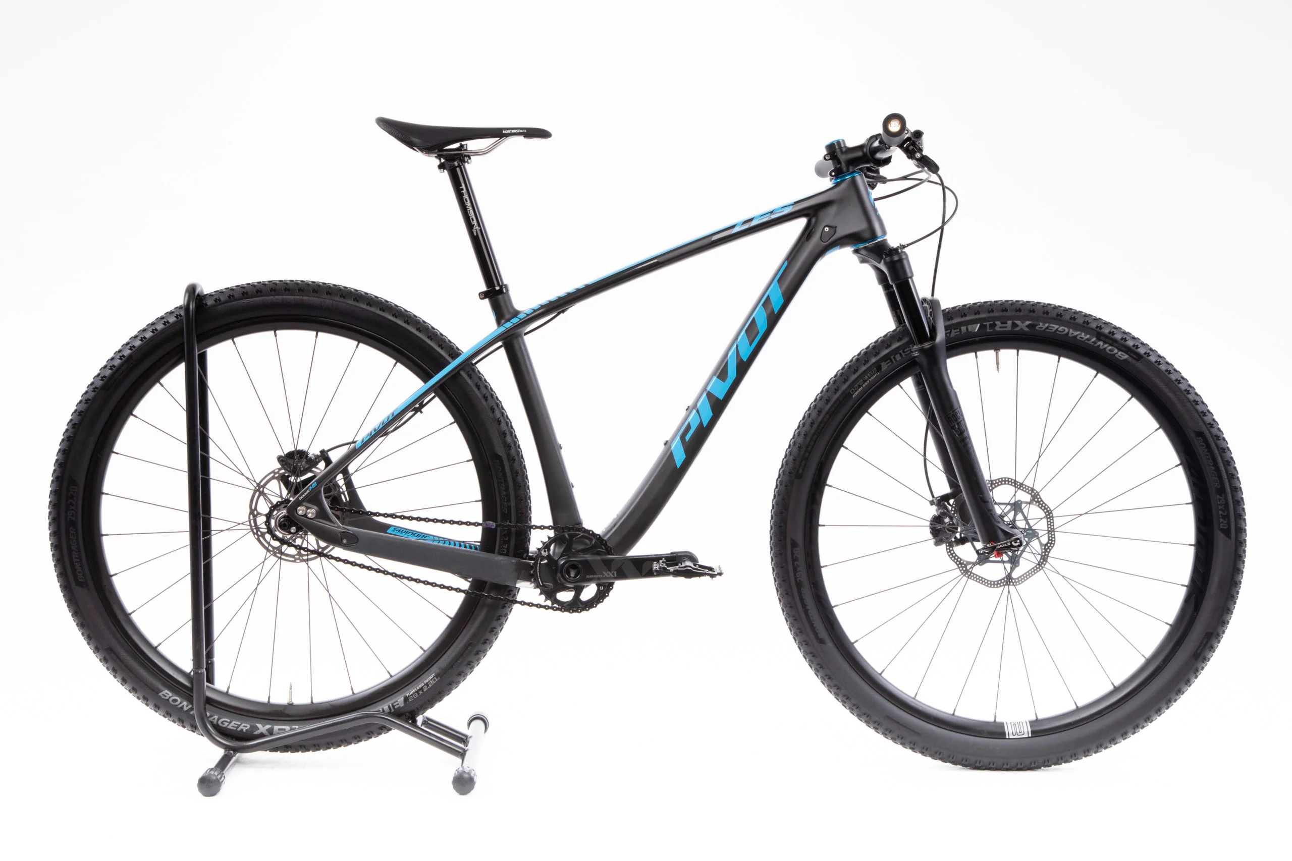 2019 PIVOT LES 29  Mountain Bike - Medium - Image 2