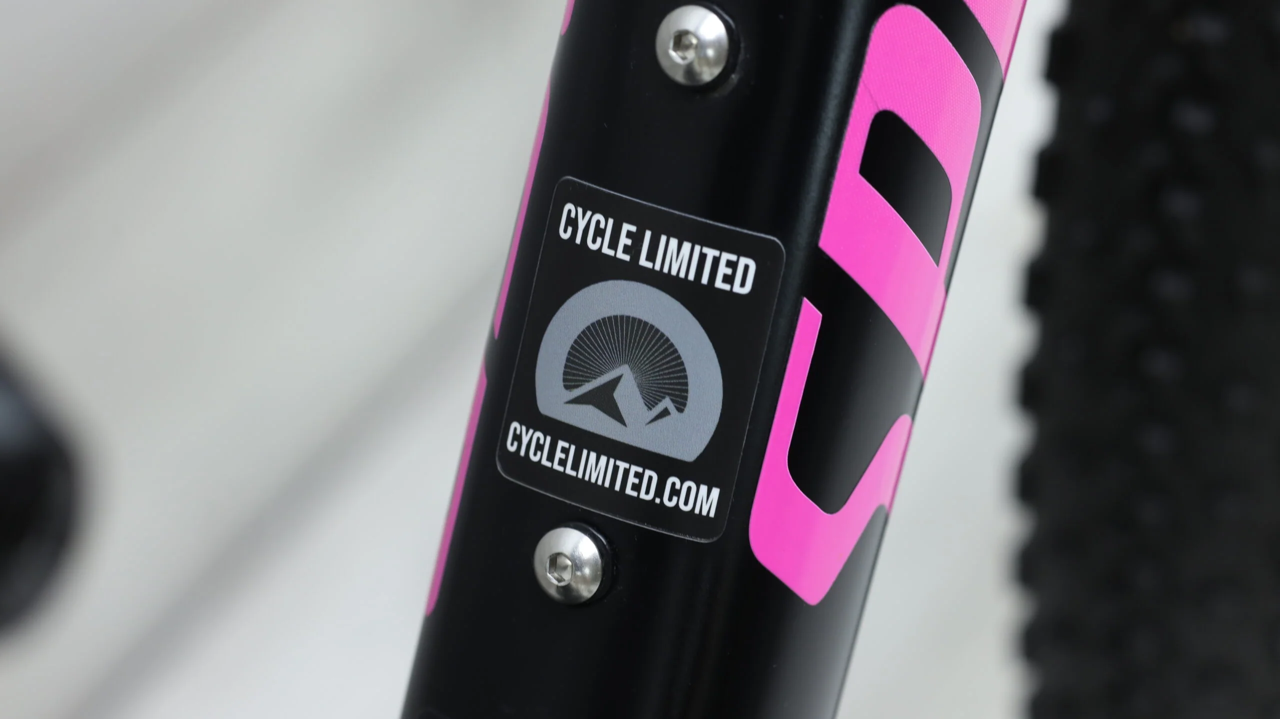 2019 Specialized Epic Comp Alloy Mountain Bike - X-Small - Image 3