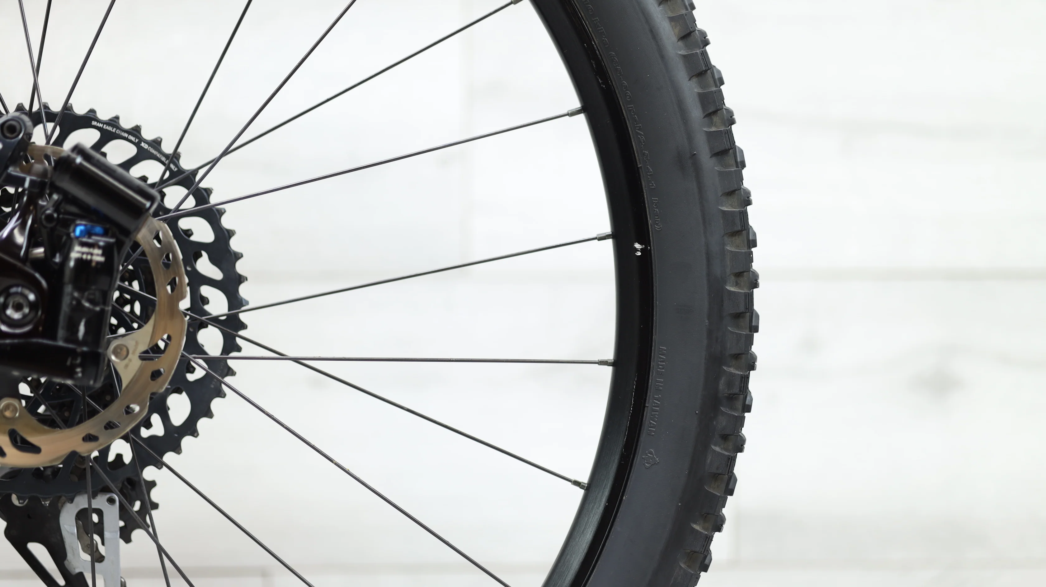 2019 Specialized Epic Comp Carbon Mountain Bike - Medium - Image 13