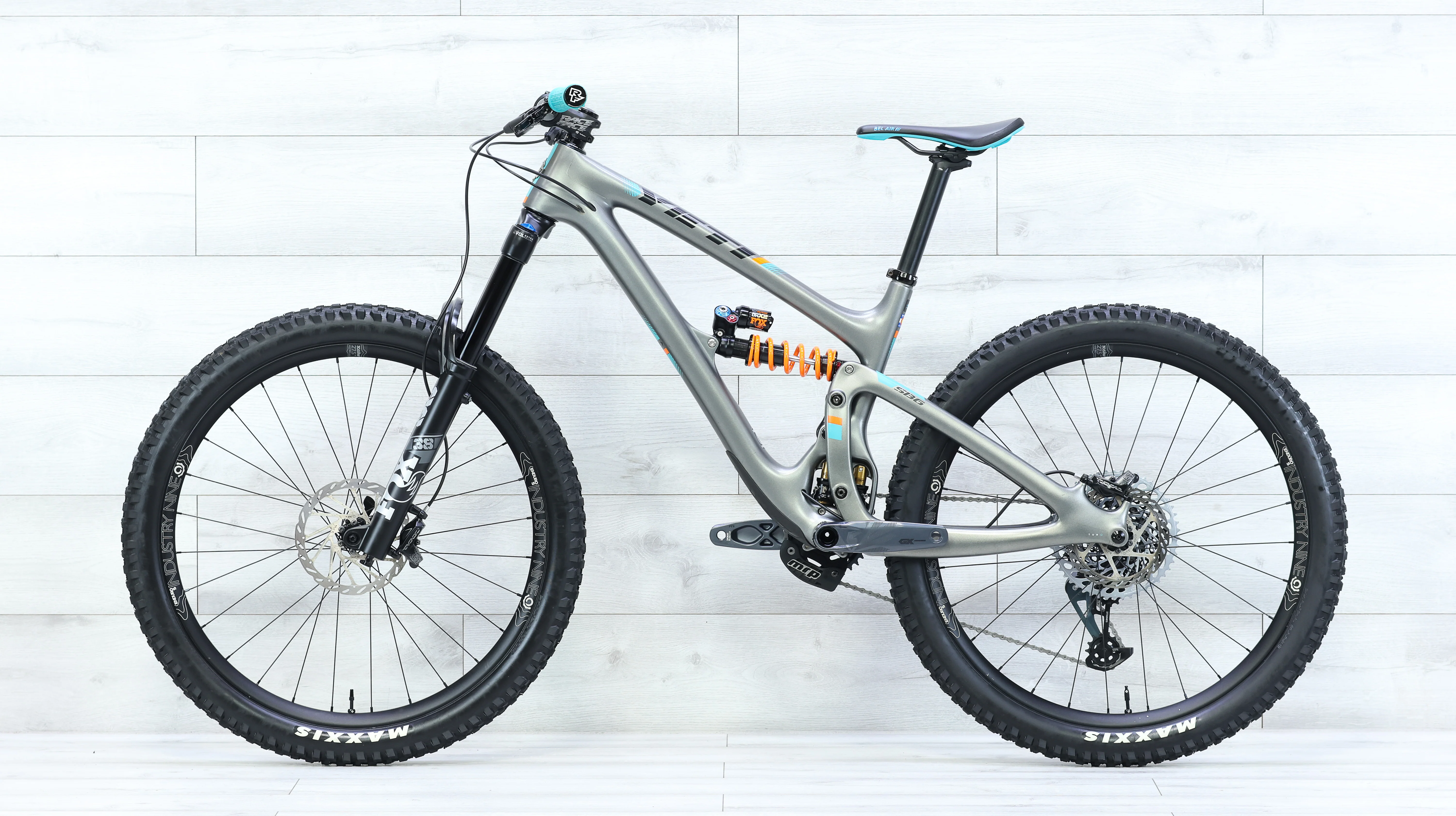 Yeti SB6 Turq Mountain Bike - 2019, Small - Image 2