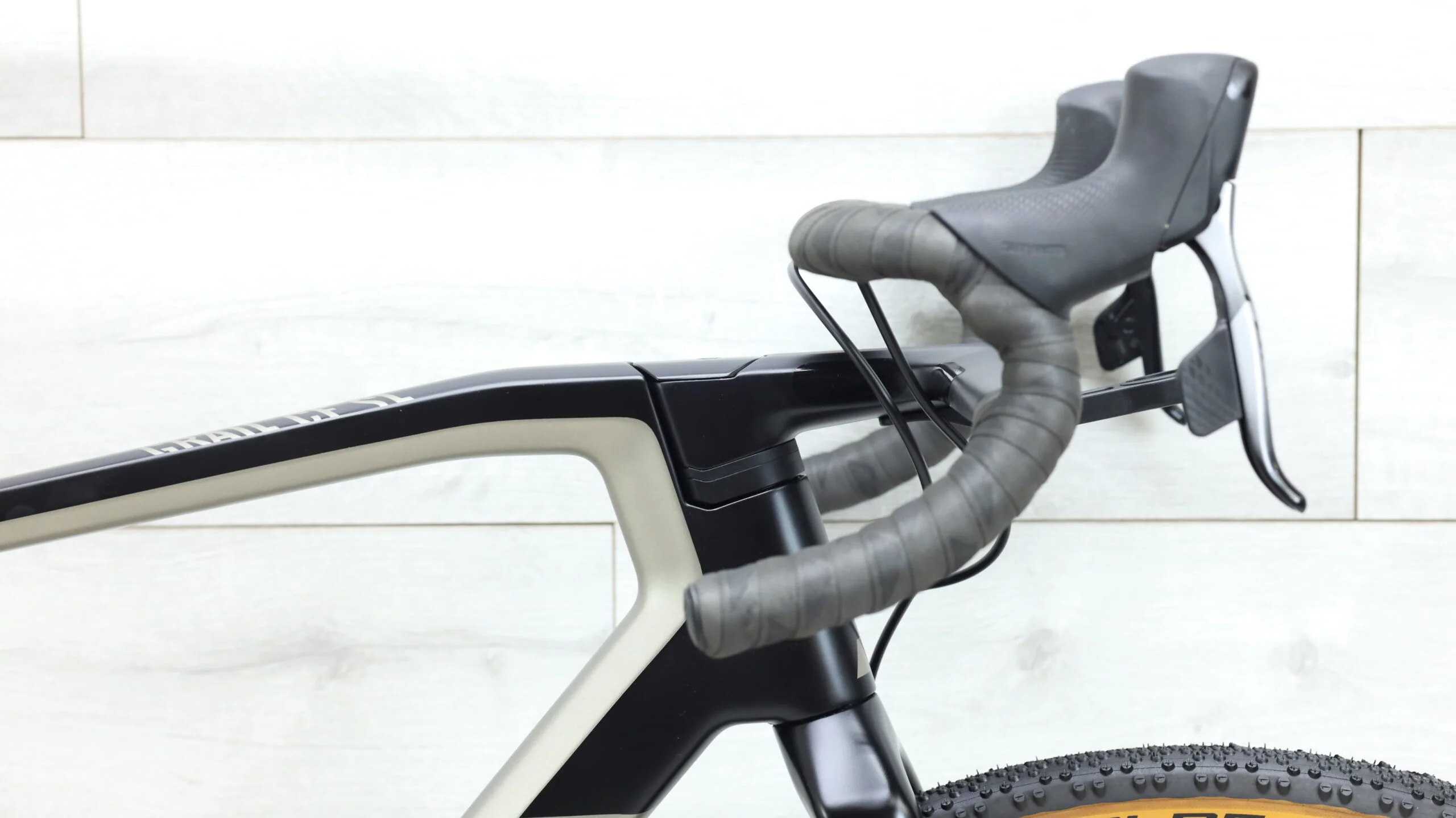2020 Canyon Grail CF SL 8.0 eTap Gravel Bike - Medium - Image 10