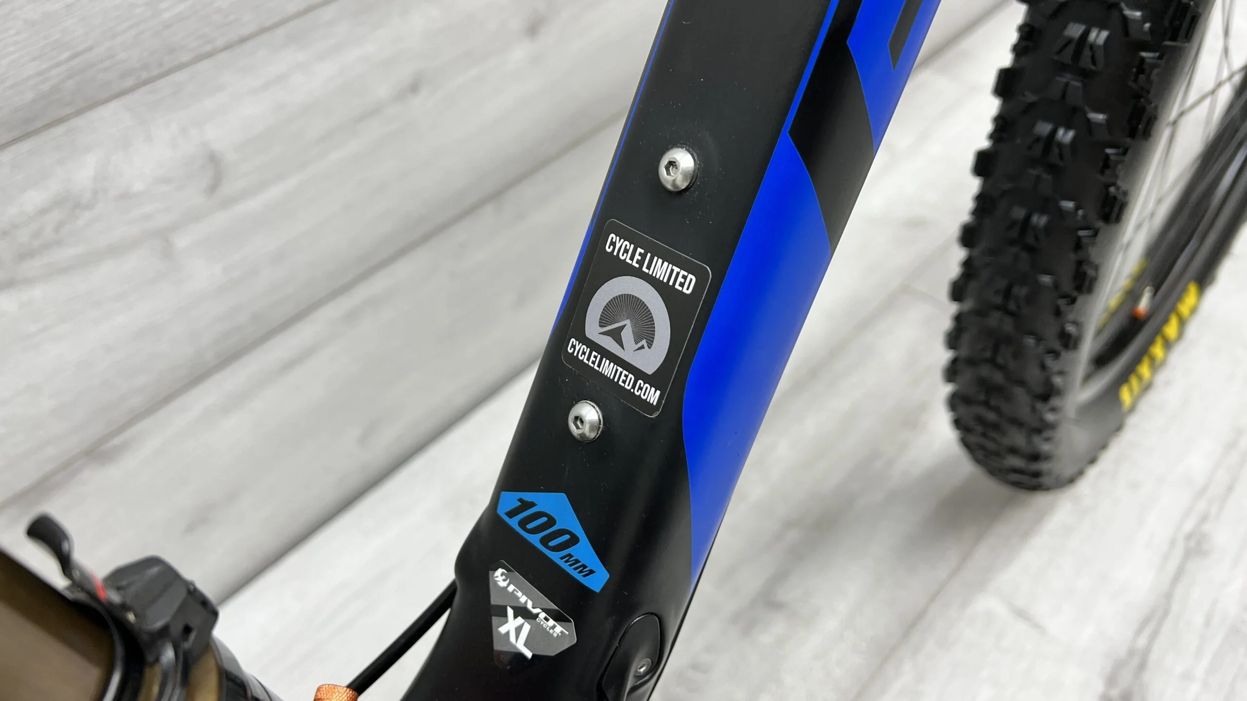 2021 Pivot Mach 4 SL  Mountain Bike - X-Large - Image 3