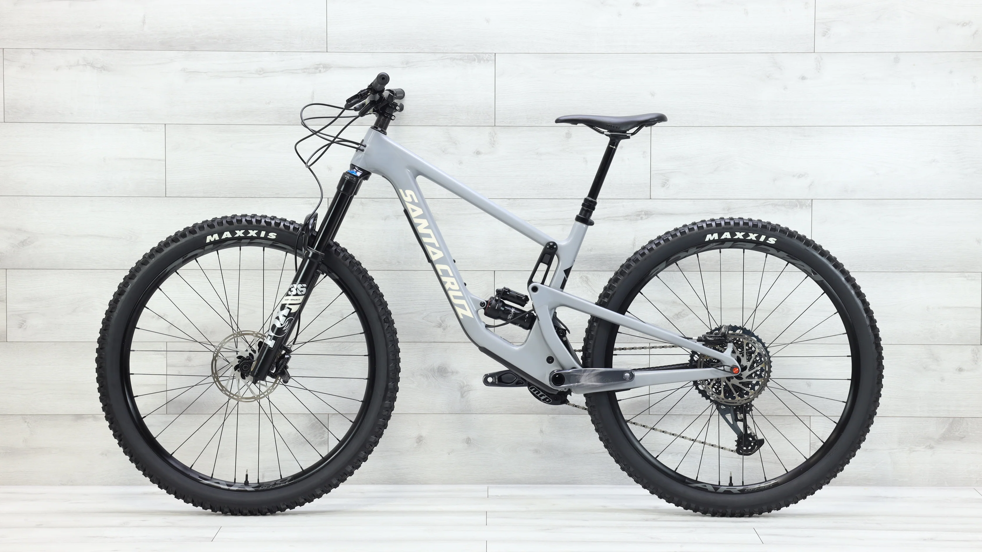 2021 Santa Cruz Hightower S Carbon Mountain Bike - Medium - Image 2