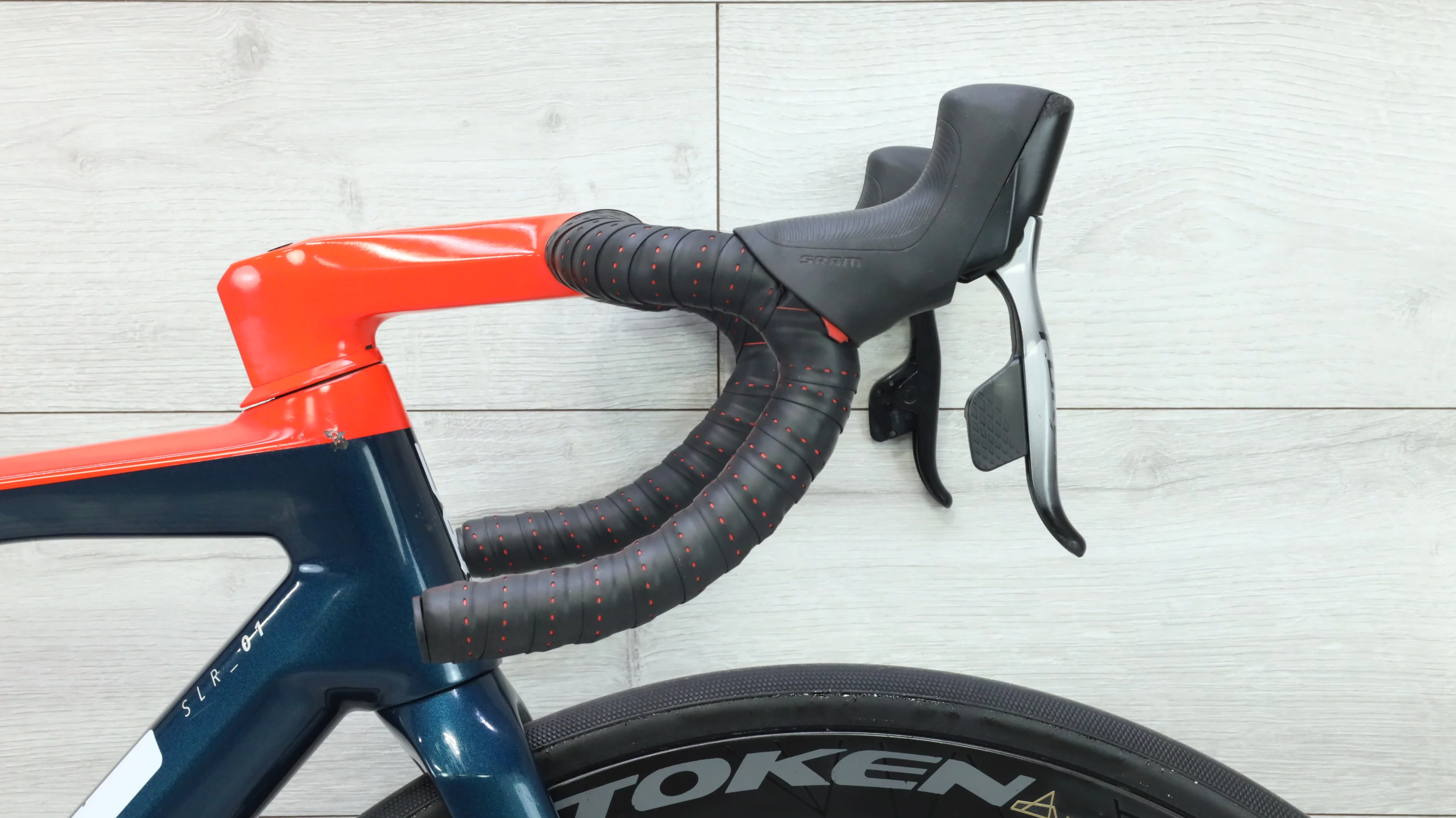 2022 BMC Teammachine SLR01 One Road Bike - 51cm - Image 9