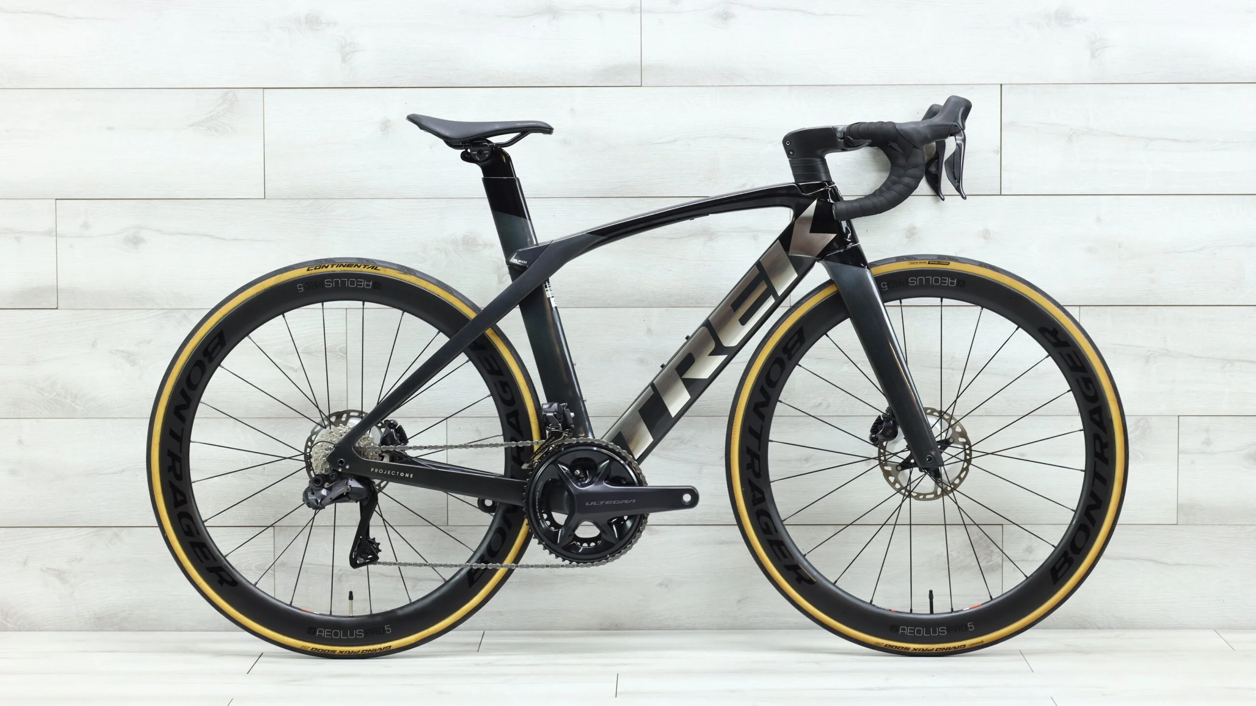 2022 Trek Madone SLR 7 Gen 6 Road Bike - 52cm