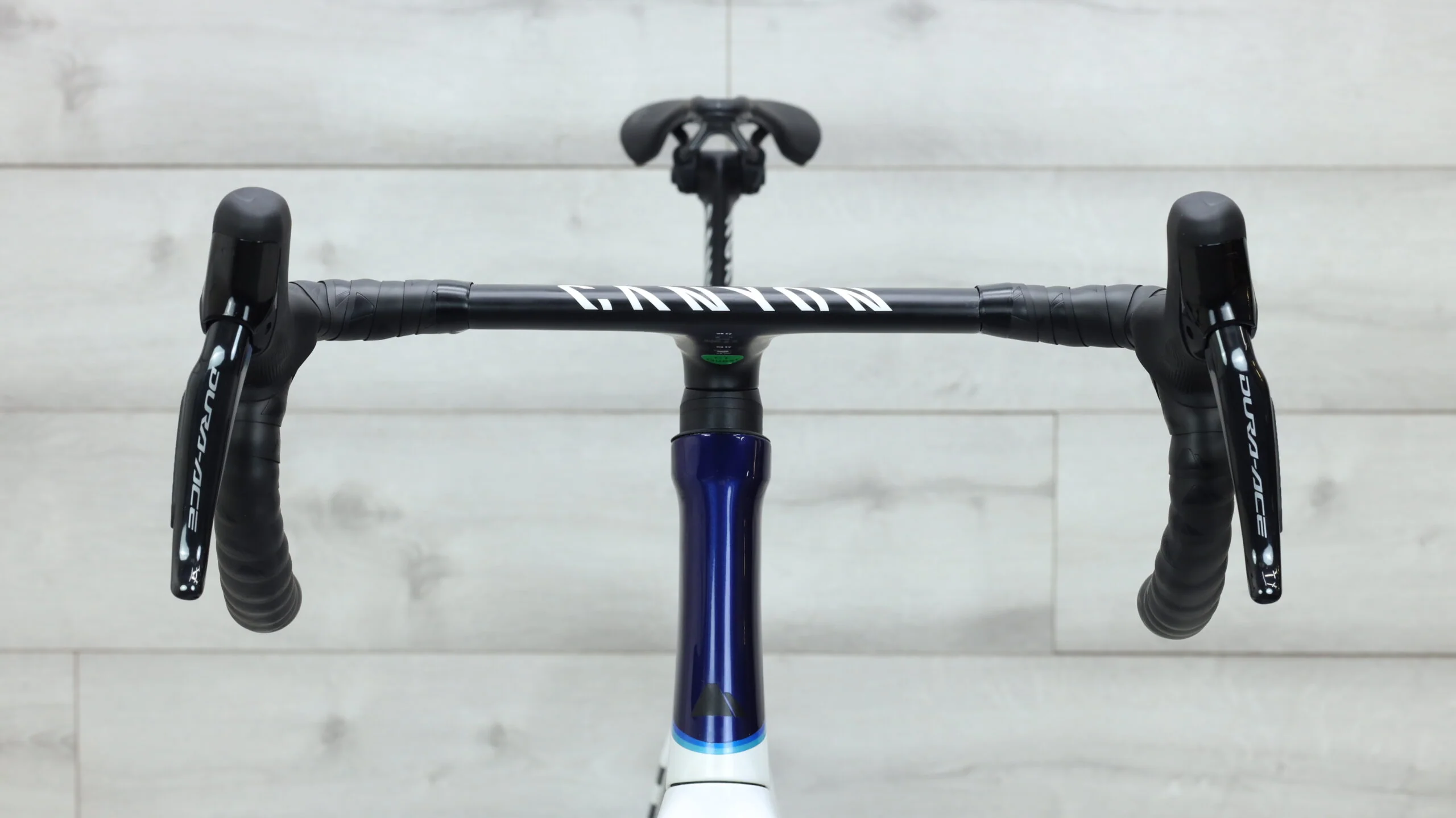 2023 Canyon Aeroad CFR Disc Di2 Road Bike - Large - Image 10