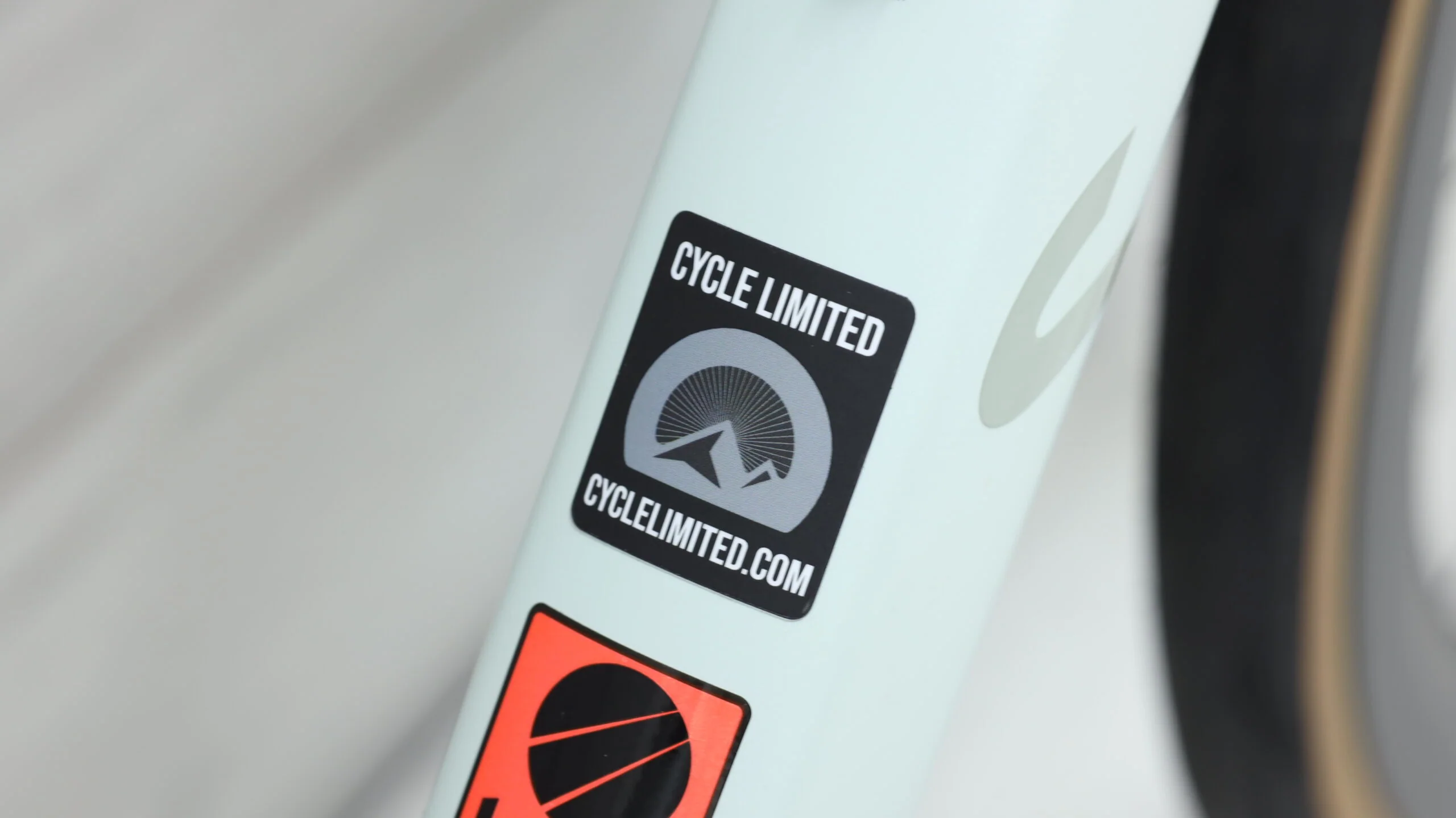 2023 Canyon Endurace CFR Di2 Road Bike - Small - Image 3