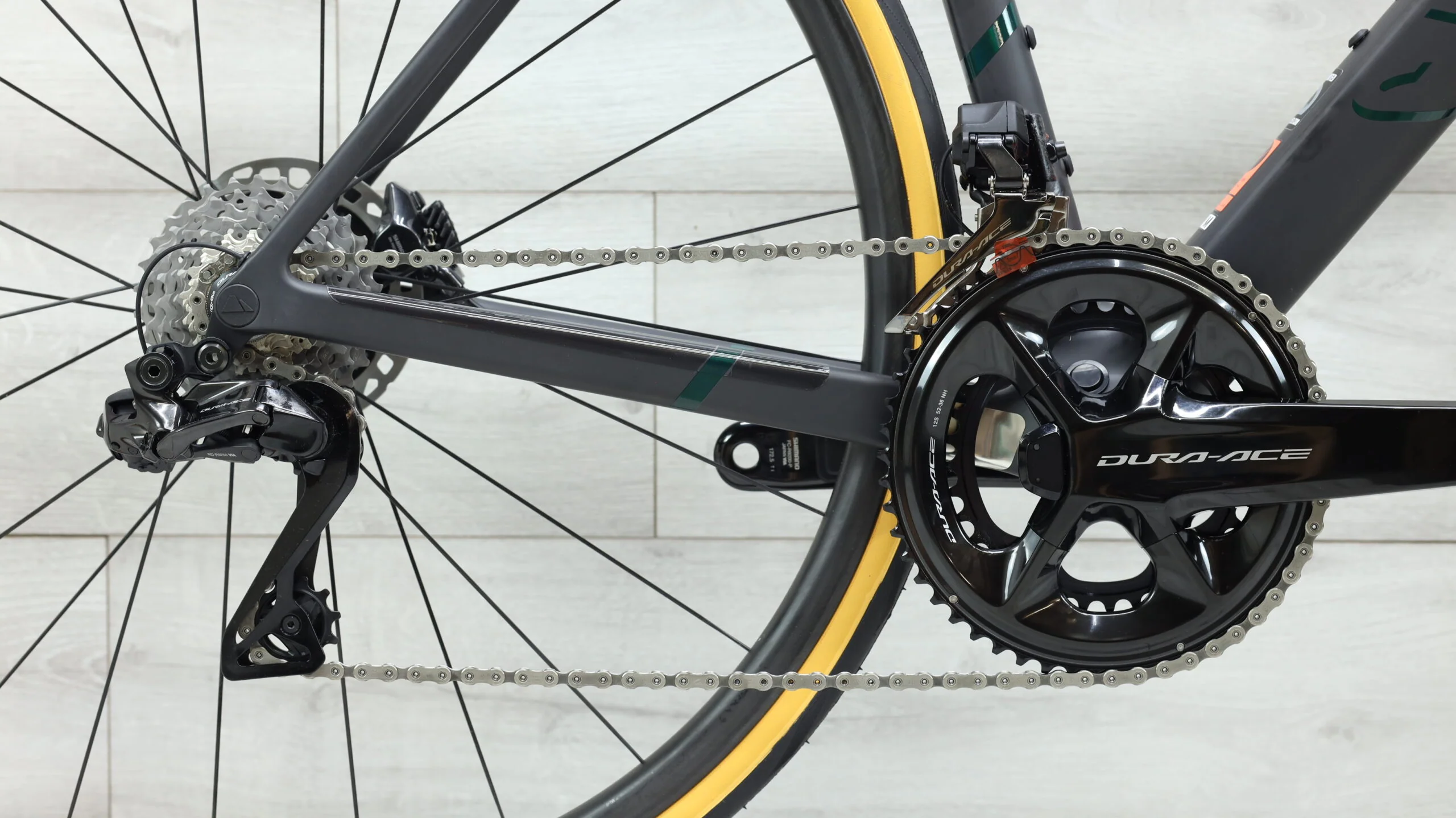 2023 Canyon Ultimate CFR Di2 Road Bike - Medium - Image 4