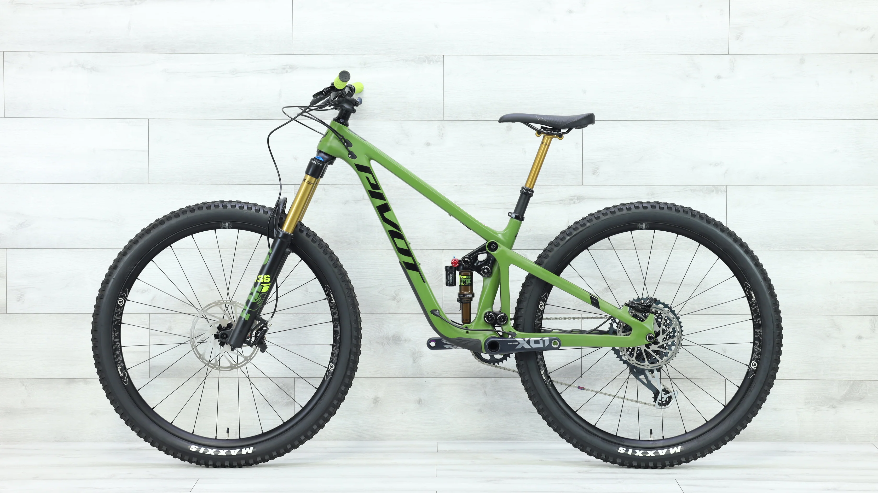 2023 Pivot Switchblade Pro X01 Mountain Bike - Small - Image 2