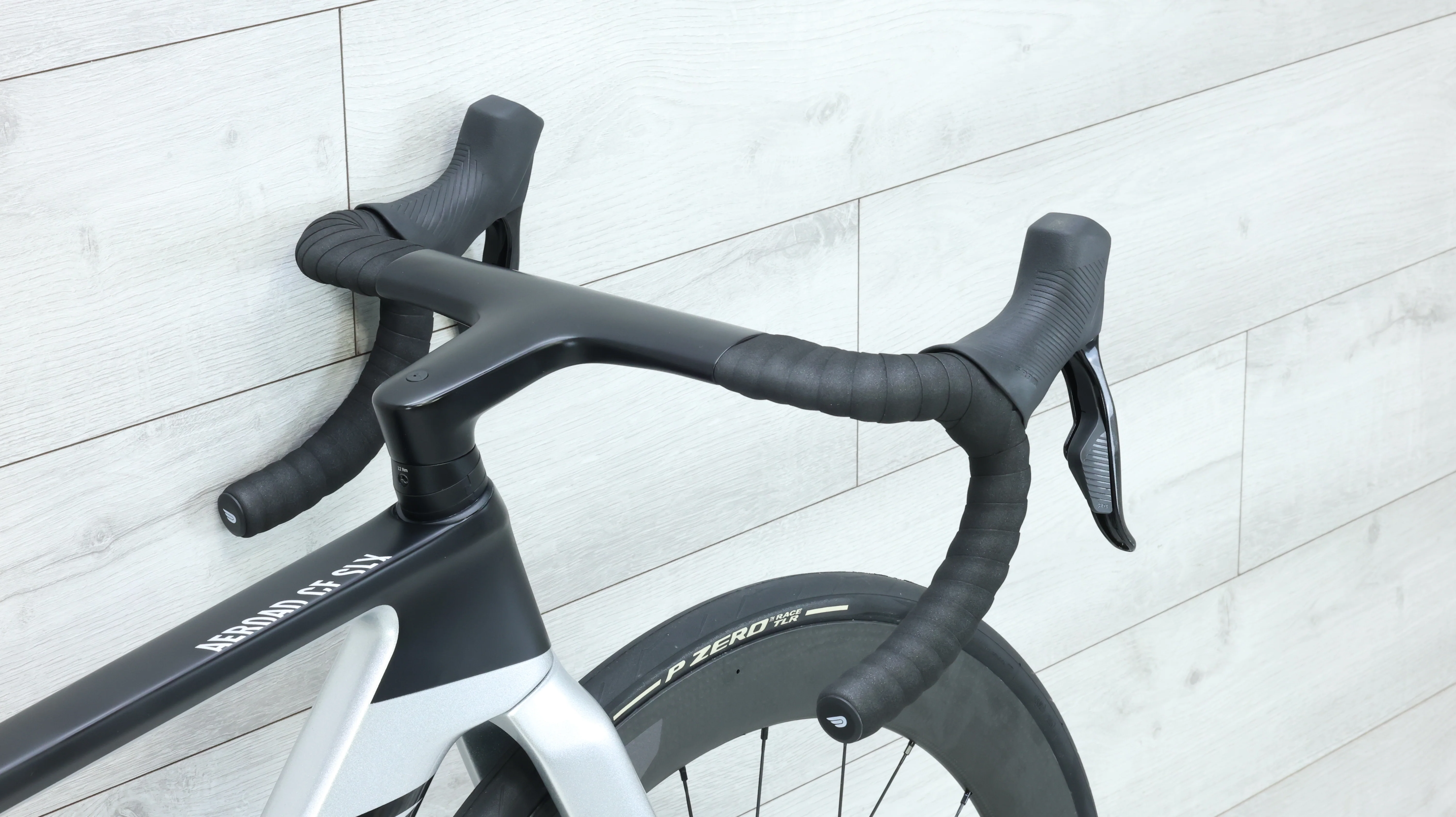 2024 Canyon Aeroad CF SLX 8 AXS Road Bike - X-Small - Image 8