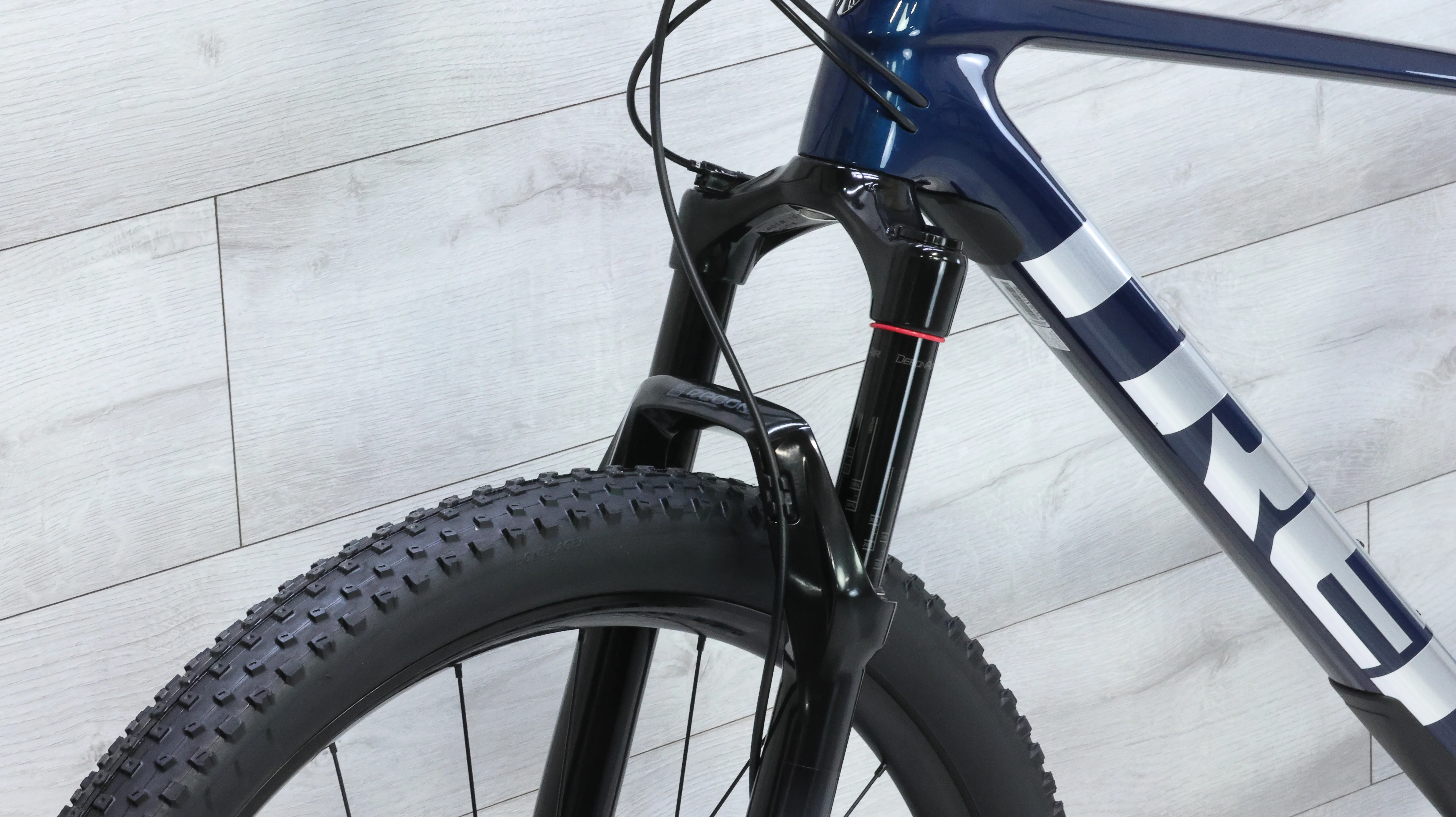 Trek Procaliber 9.6 Mountain Bike - 2024, X-Large - Image 8