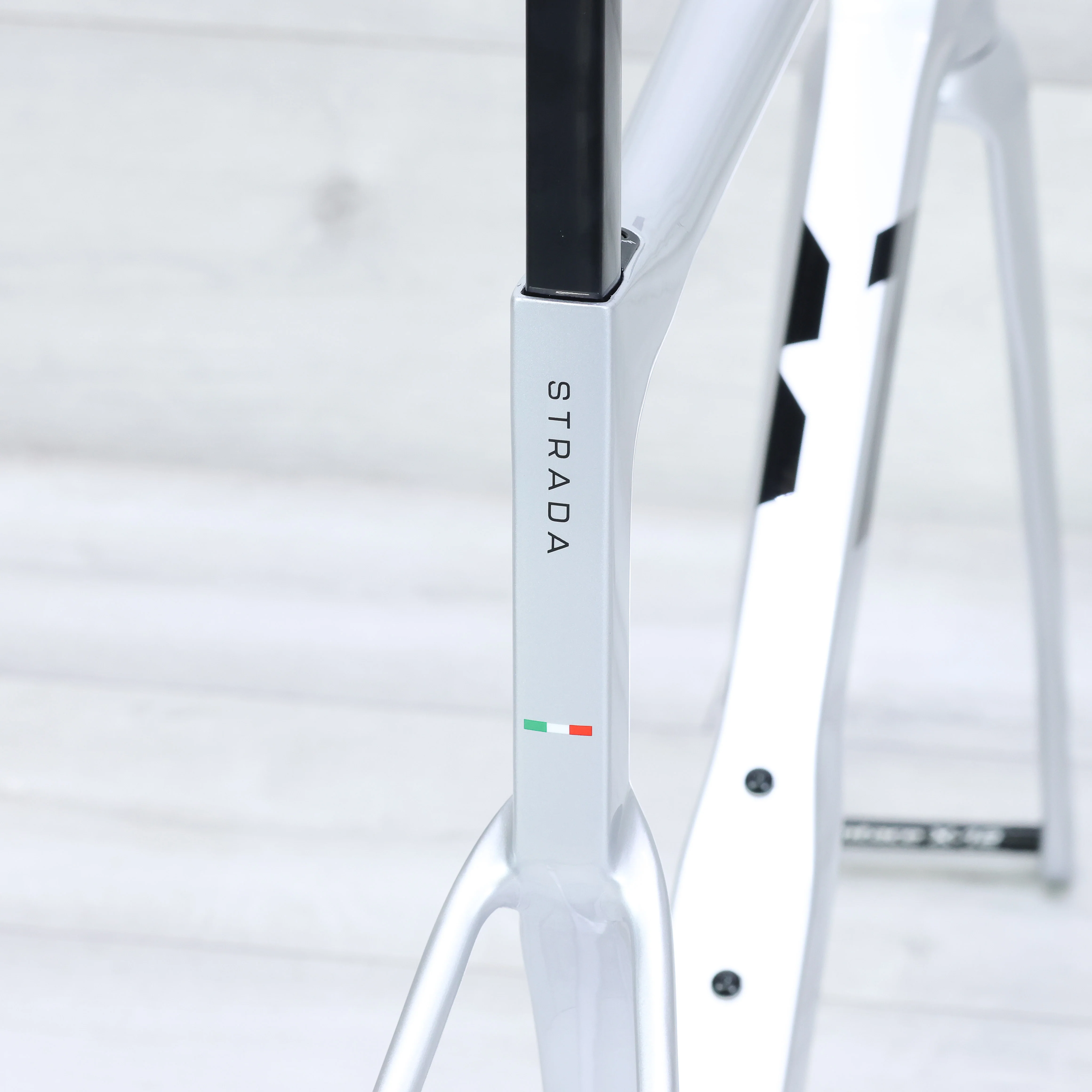 3T Strada 2x Disc Brake Aero Road Bike Frameset 700c Chrome - 56cm - Image 11