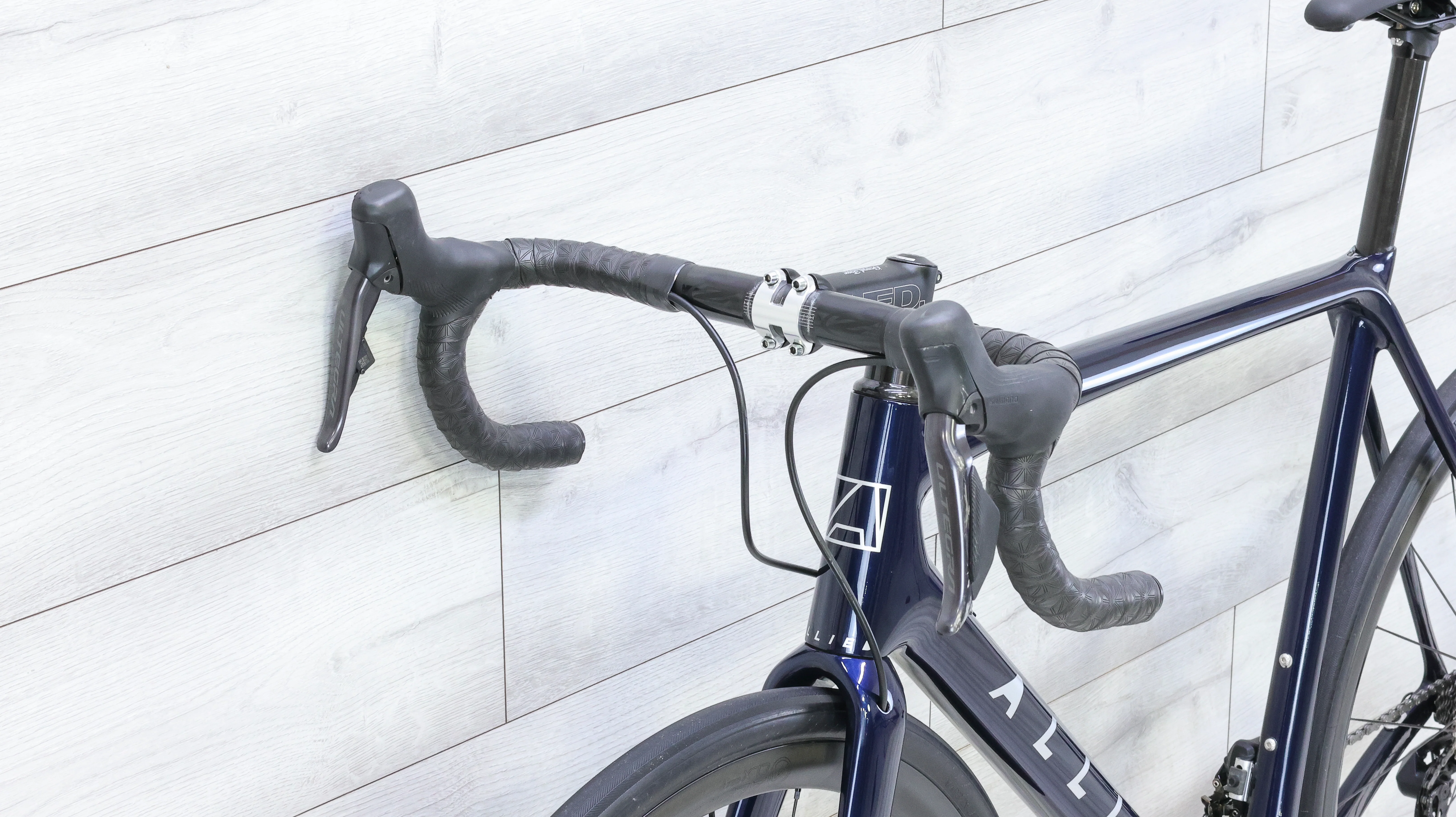 Allied Alfa Disc Ultegra Di2 Road Bike - 2022, 56cm - Image 11