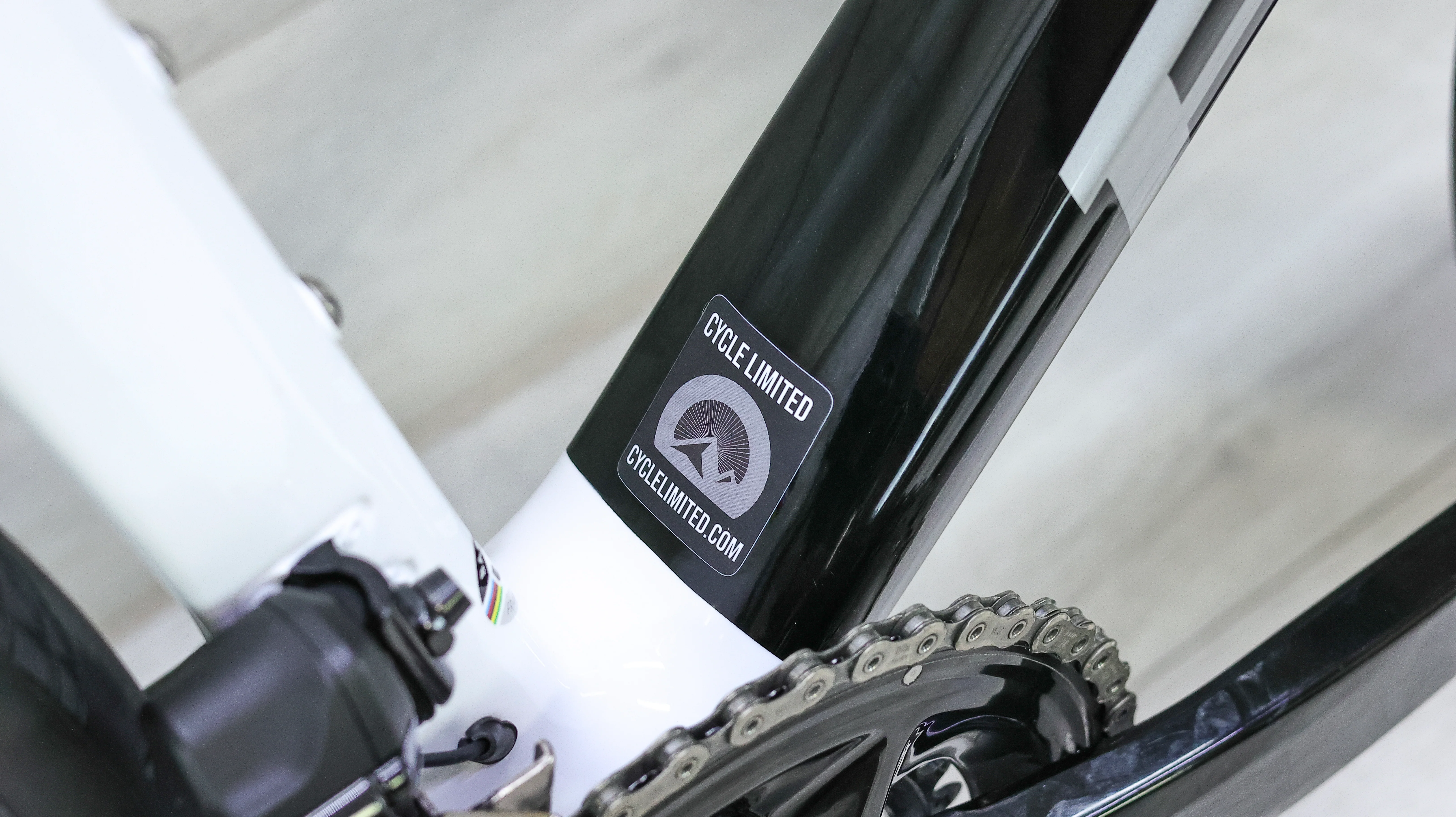 Basso Diamante SV Signature Series Act II Shimano Dura Ace Di2 Disc Road Bike - 2024, 51cm - Image 3