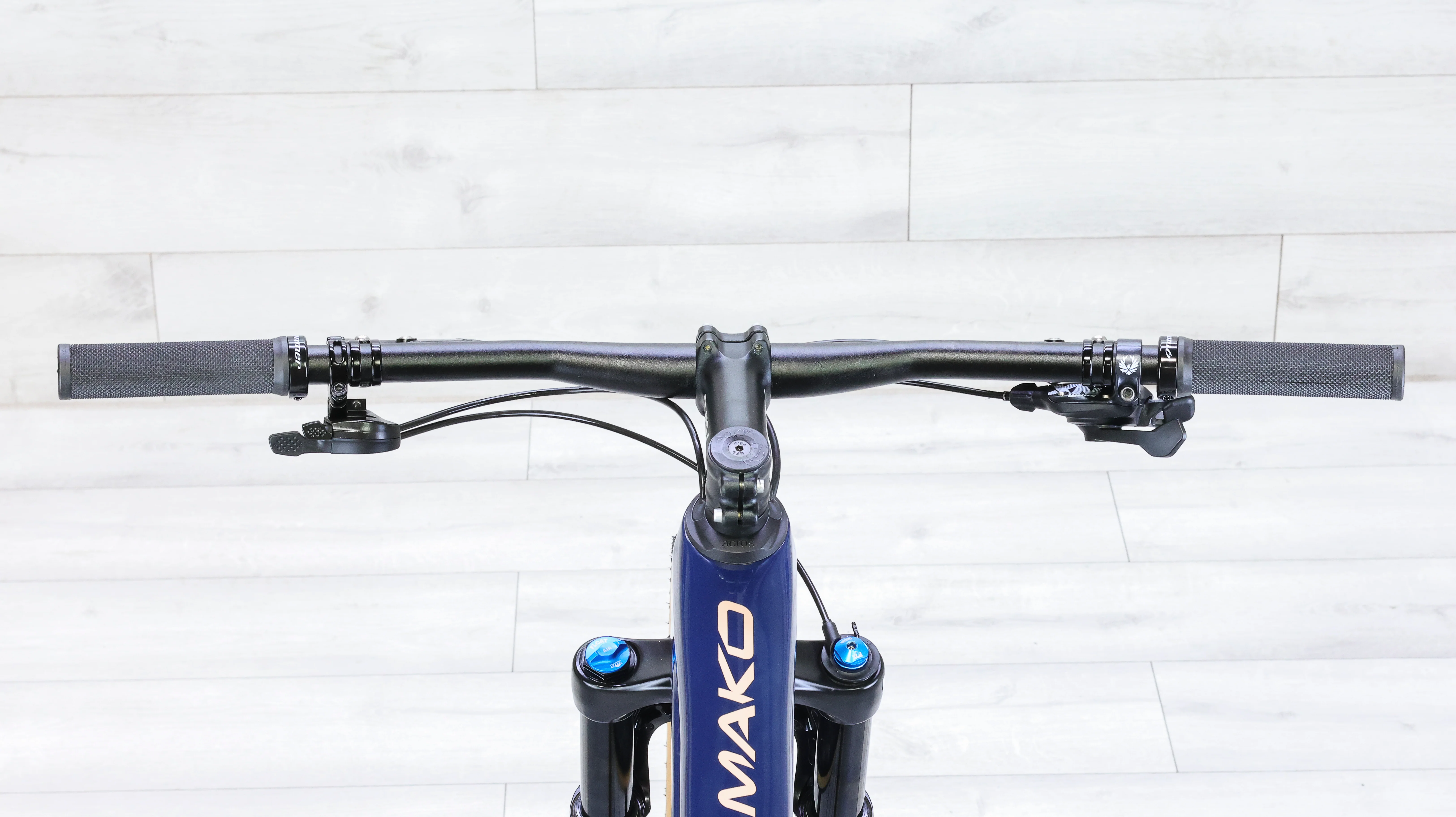 Berria Mako Mountain Bike - 2024, Large - Image 13