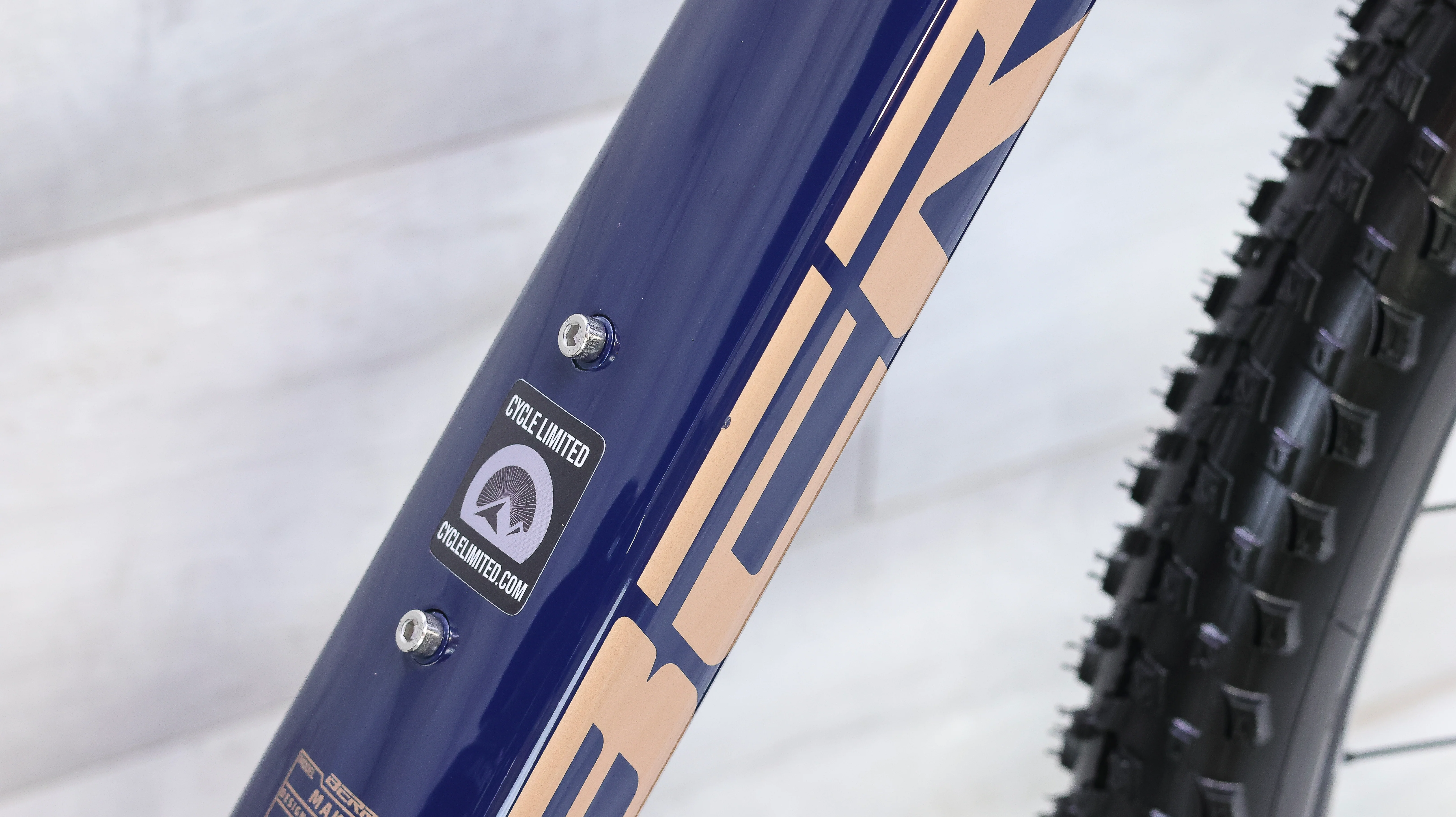 Berria Mako Mountain Bike - 2024, Medium - Image 15