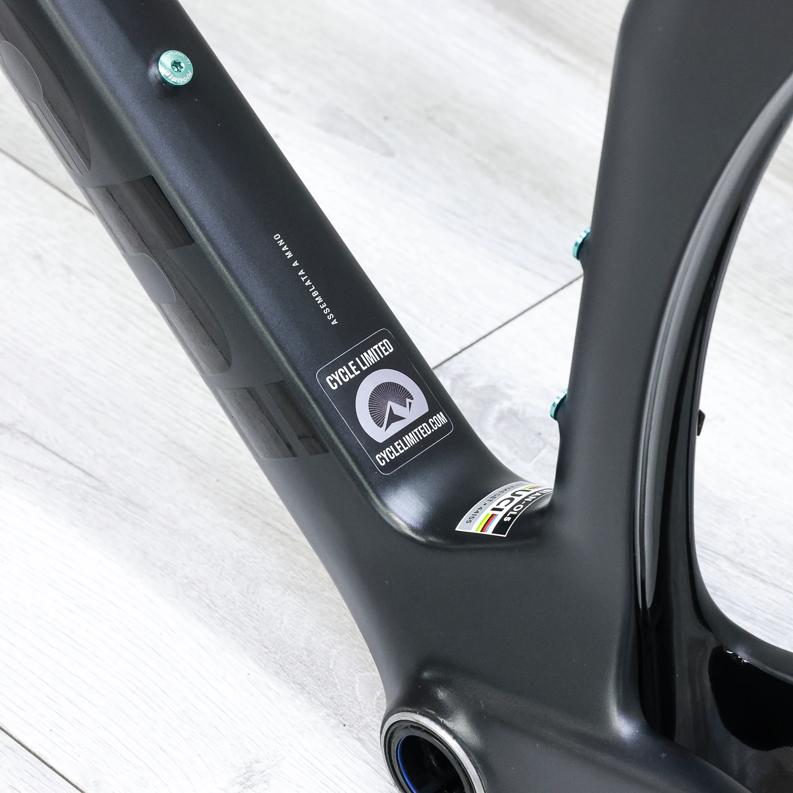 Bianchi Oltre Pro Disc Road Bike 700c Frameset- 2024, 59cm - Image 3