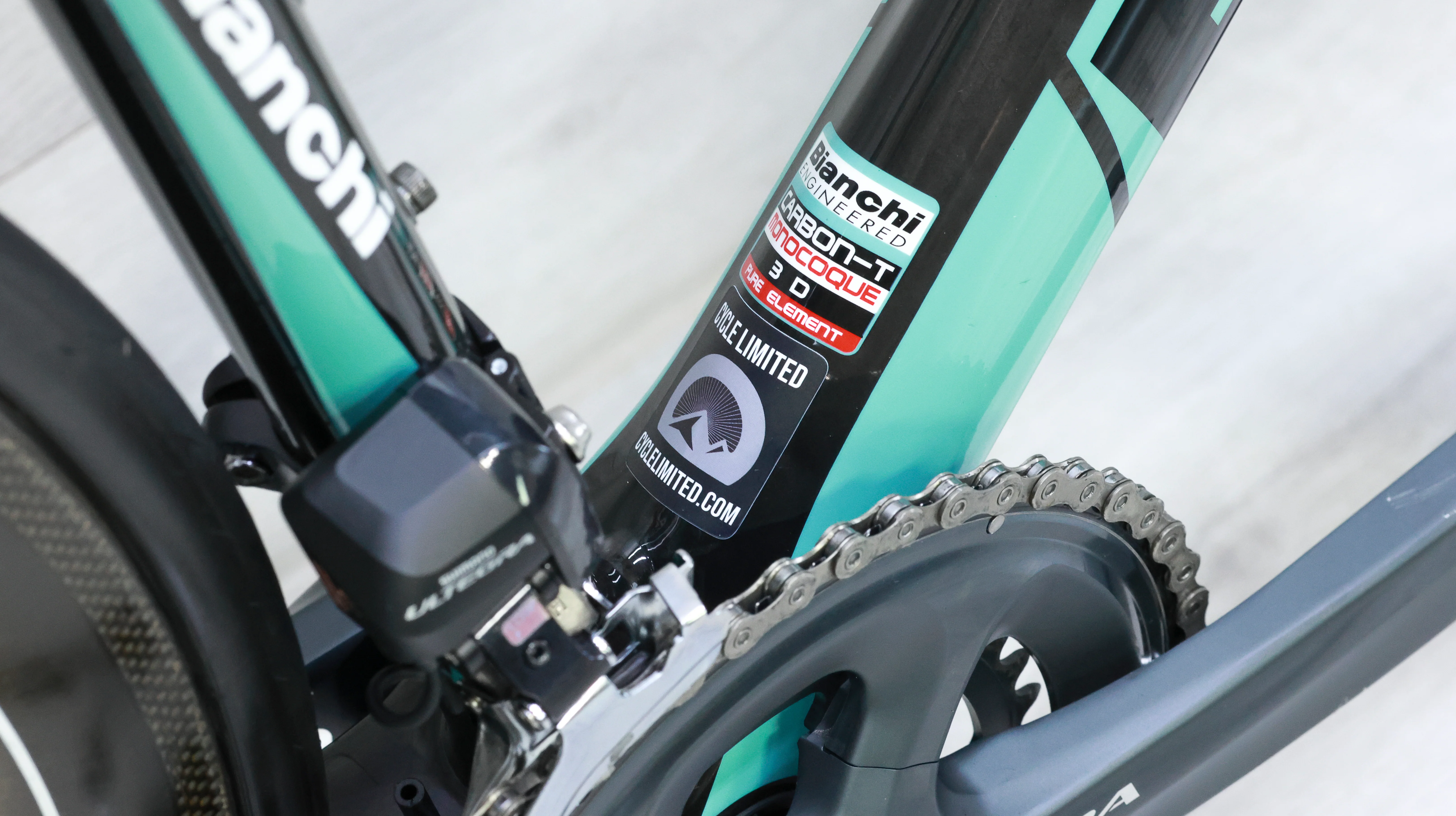 Bianchi Sempre Pro Carbon Ultegra Di2 Road Bike - 2015, 57cm - Image 3