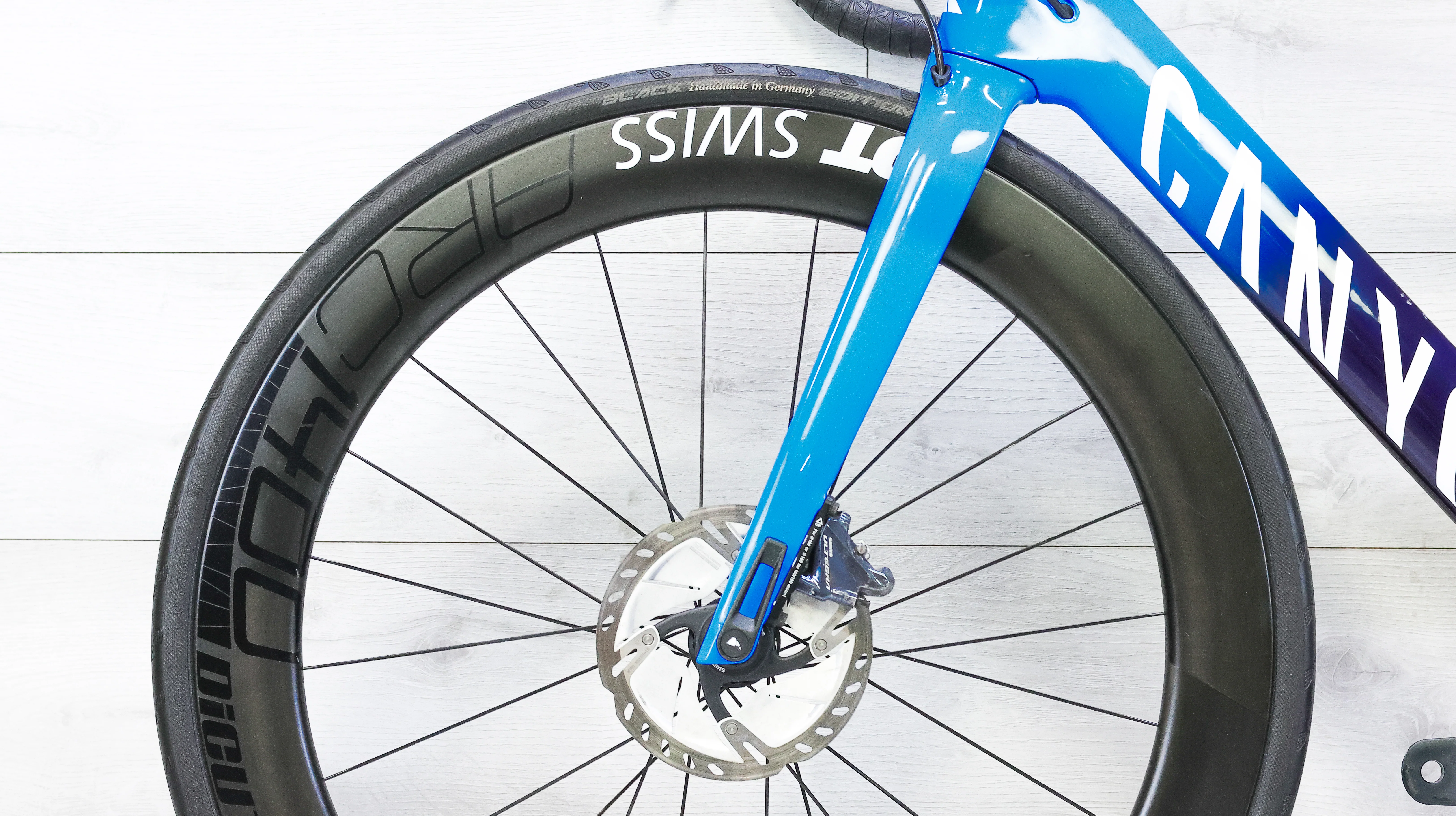 Canyon Aeroad CF SL Disc Di2 Road Bike - 2020, Medium - Image 14