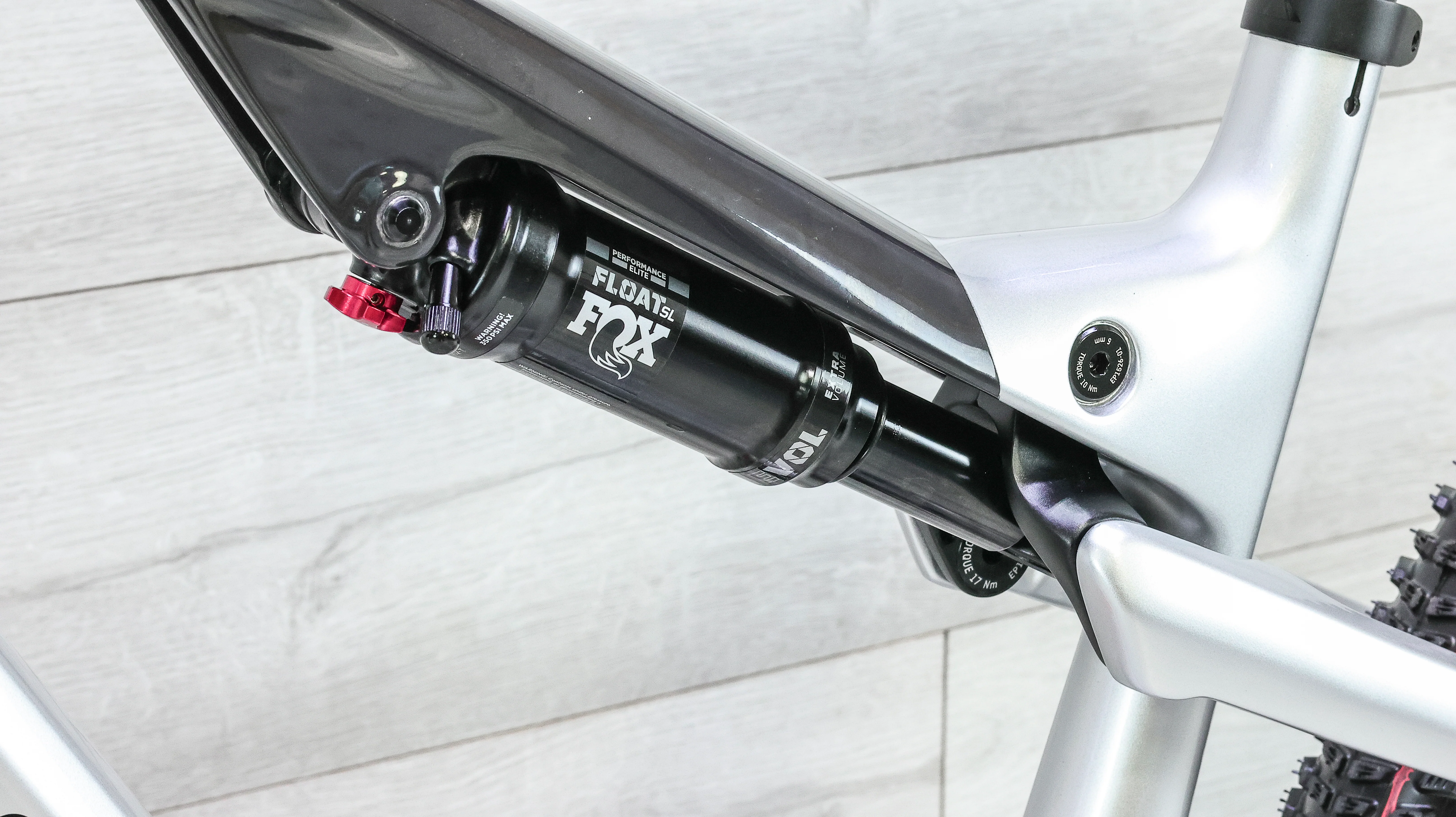 Canyon Lux Trail CF 6 Mountain Bike - 2024, Medium - Image 11