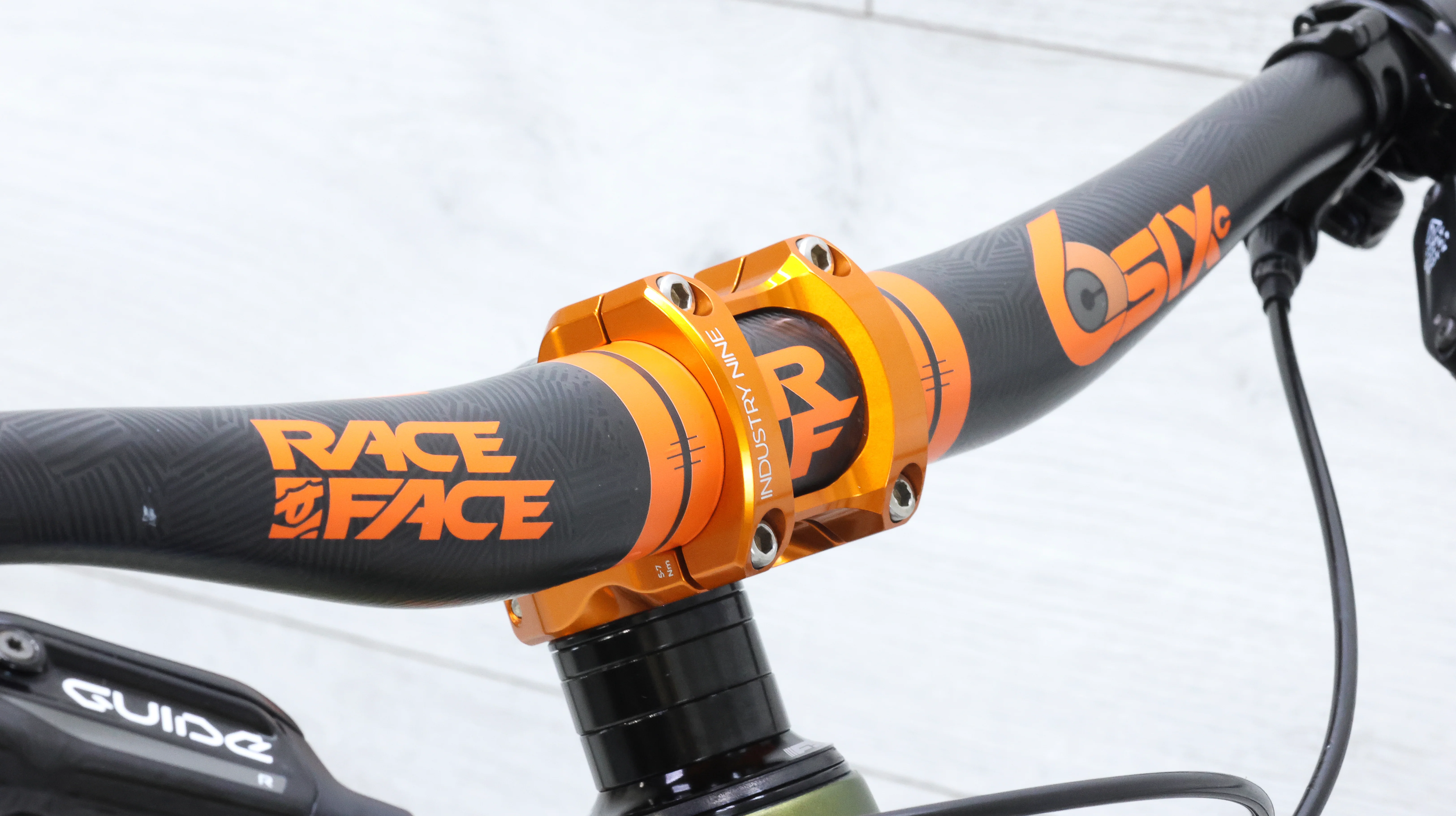 Diamondback Release 4C Mountain Bike - 2020, Medium - Image 16