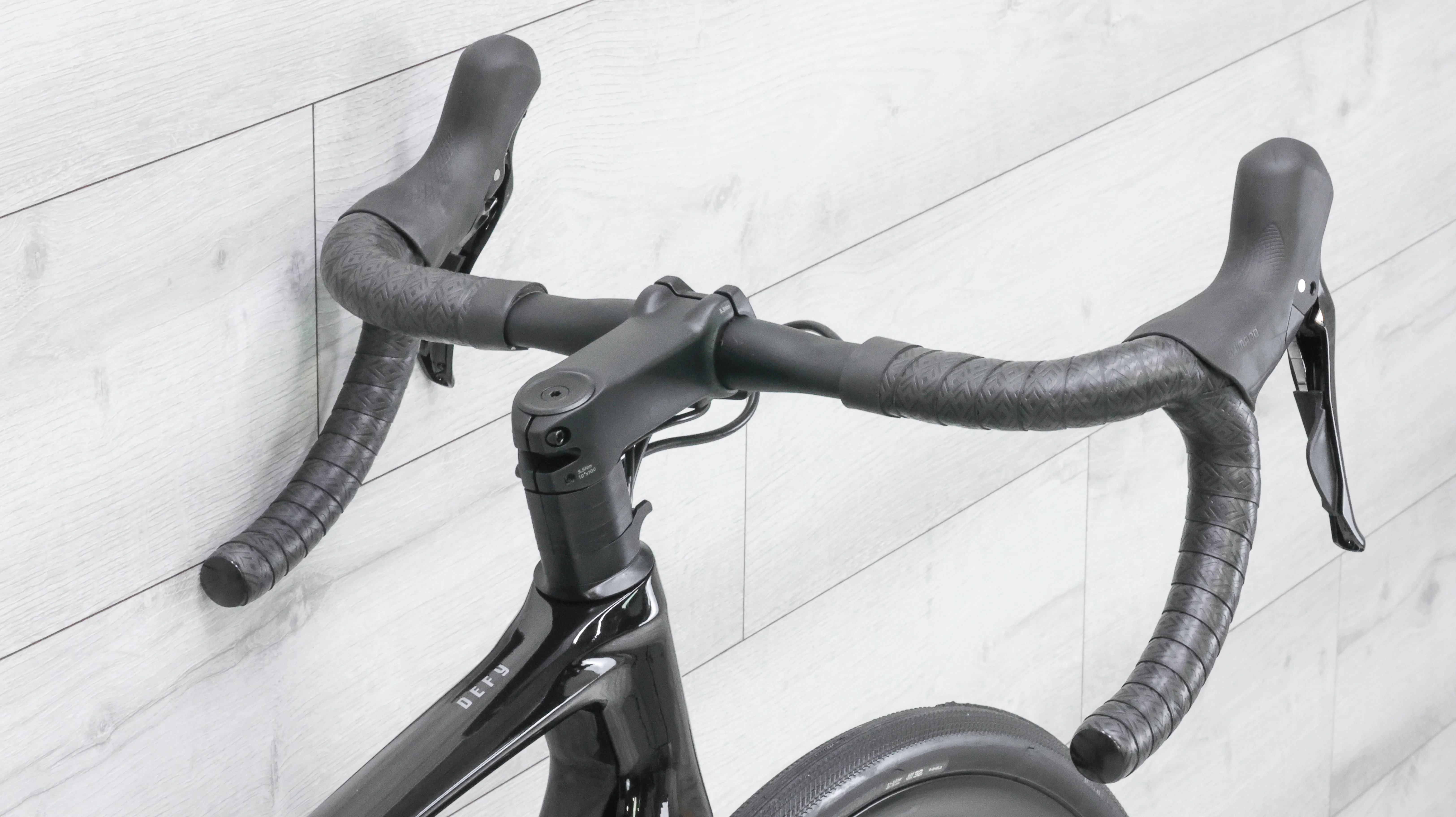 Giant Defy Advanced 2 Road Bike - 2025, Medium - Image 8