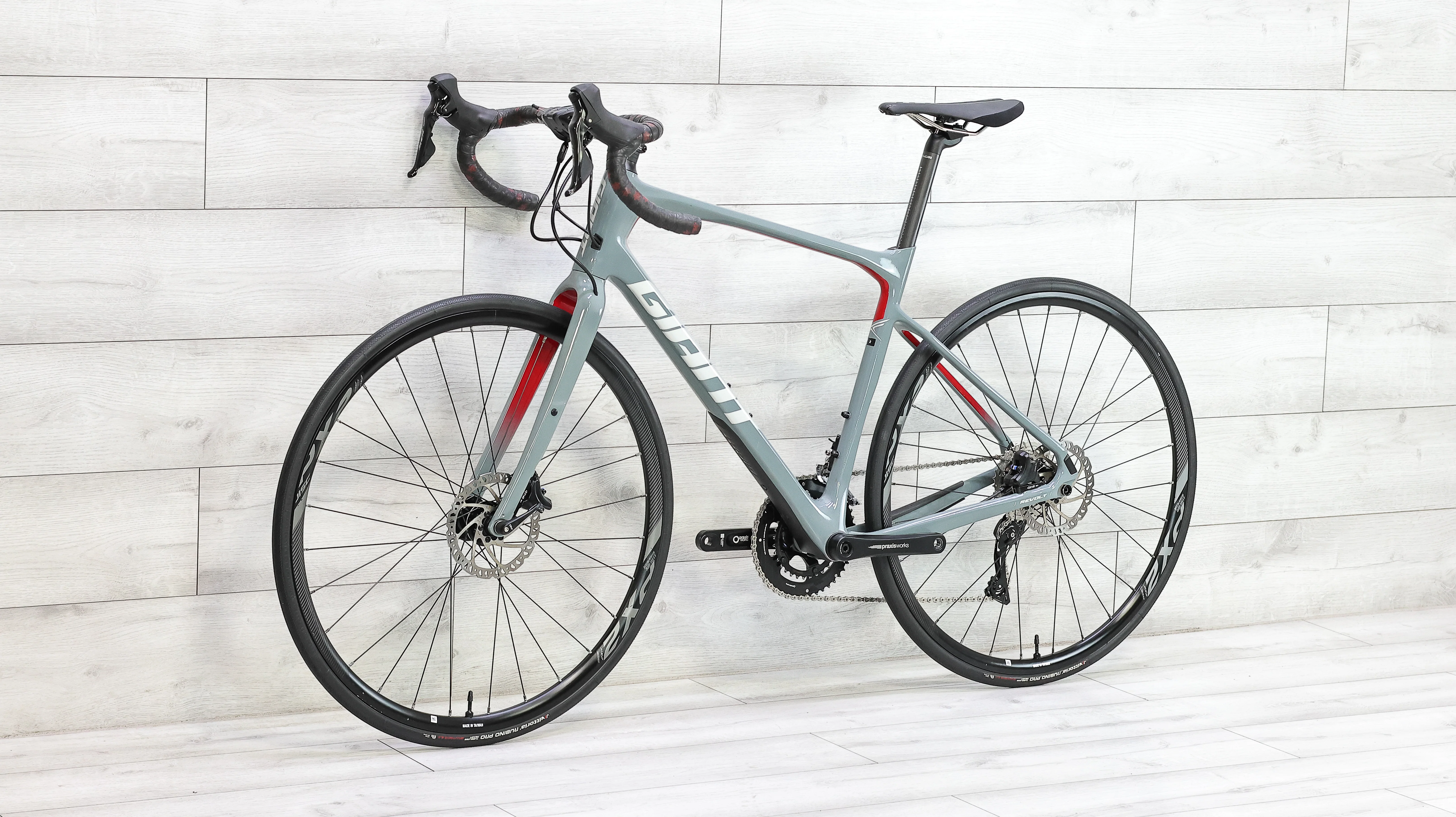 Giant Revolt Advanced 2 Gravel Bike - 2019, Med/Large - Image 4