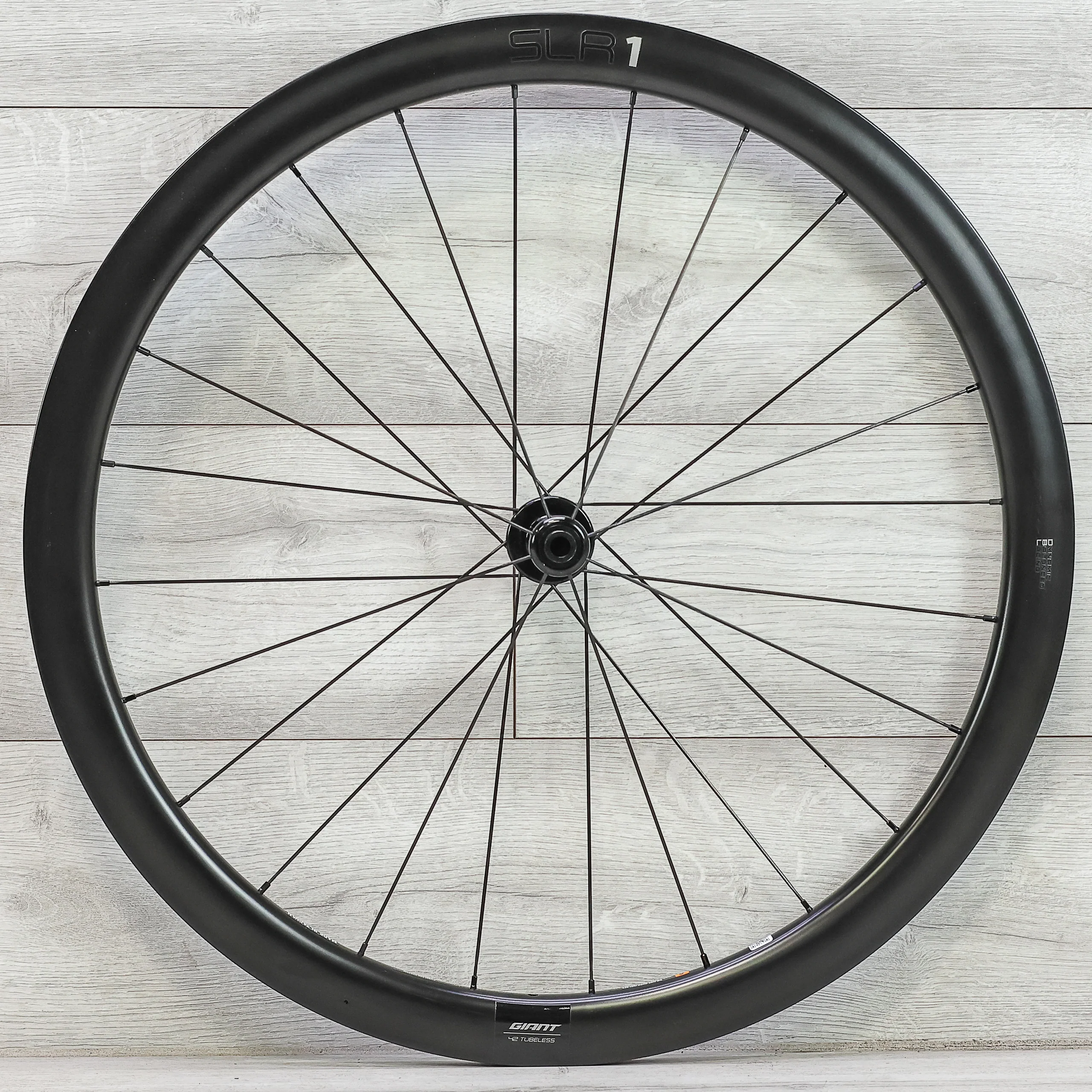 Giant SLR 1 42 Carbon Road Disc Wheelset - 700c, Tubeless, Center Lock, XDR 11/12-Speed - Image 3