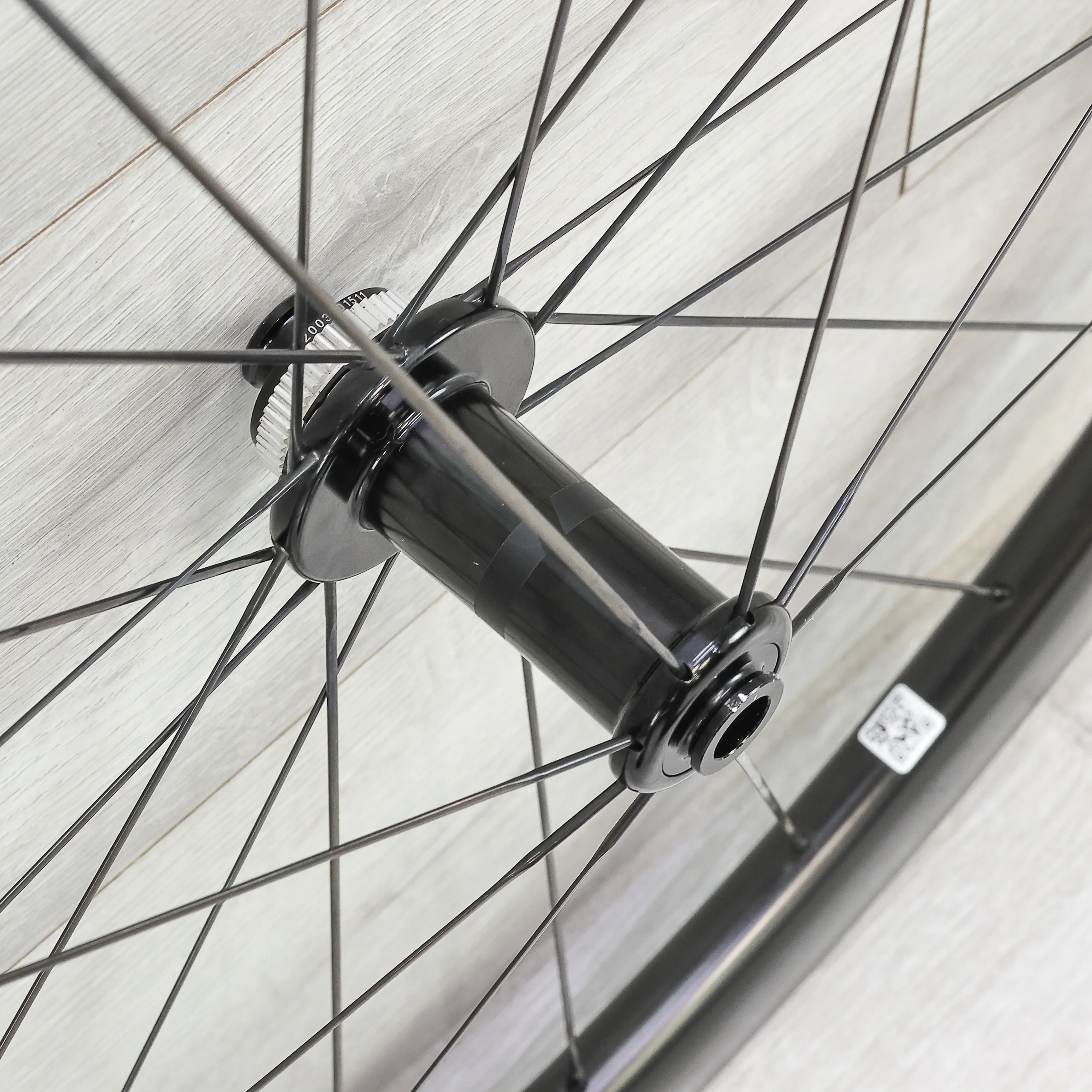 Giant SLR 1 42 Carbon Road Disc Wheelset - 700c, Tubeless, Center Lock, XDR 11/12-Speed - Image 5