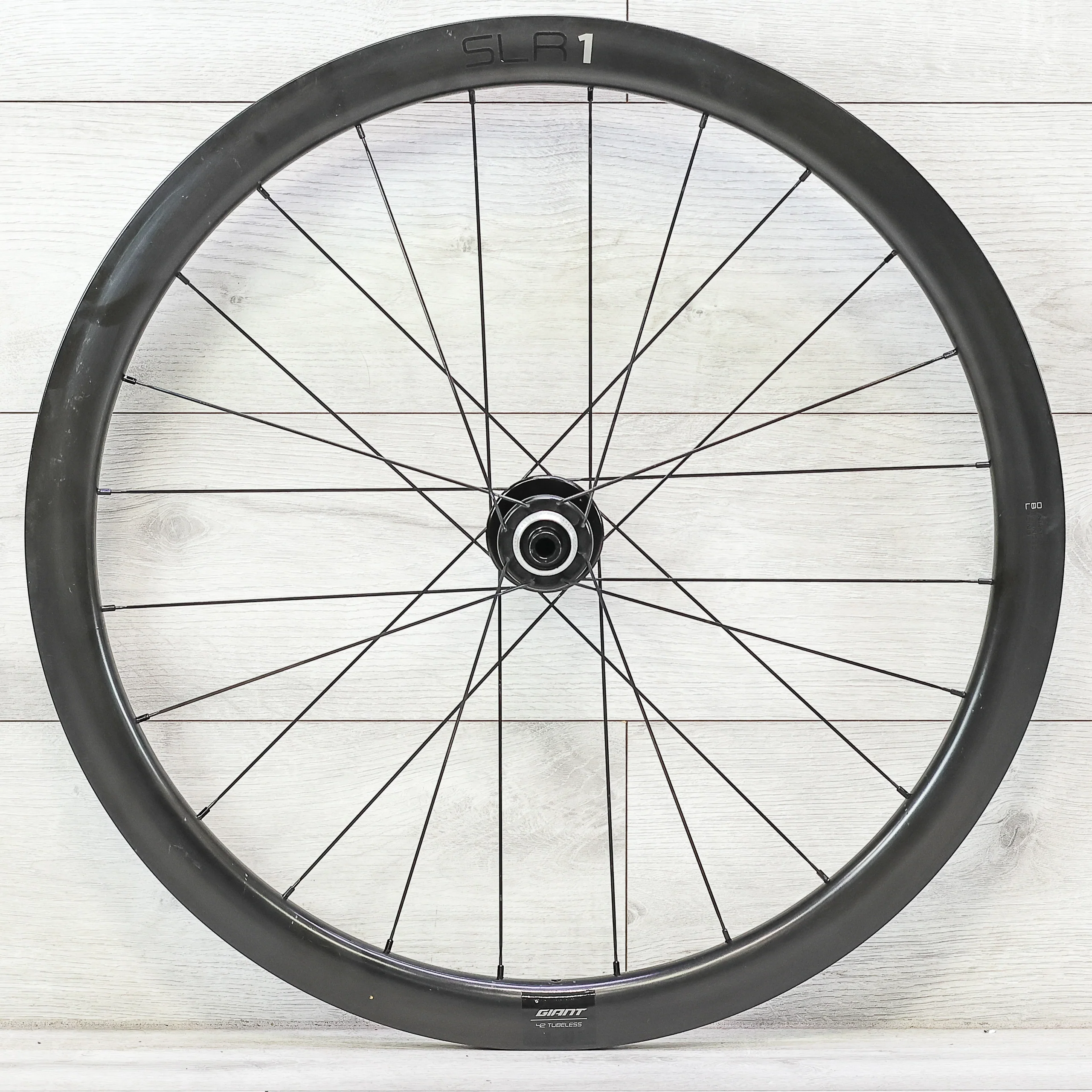 Giant SLR 1 42 Carbon Road Disc Wheelset - 700c, Tubeless, Center Lock, XDR 11/12-Speed - Image 7