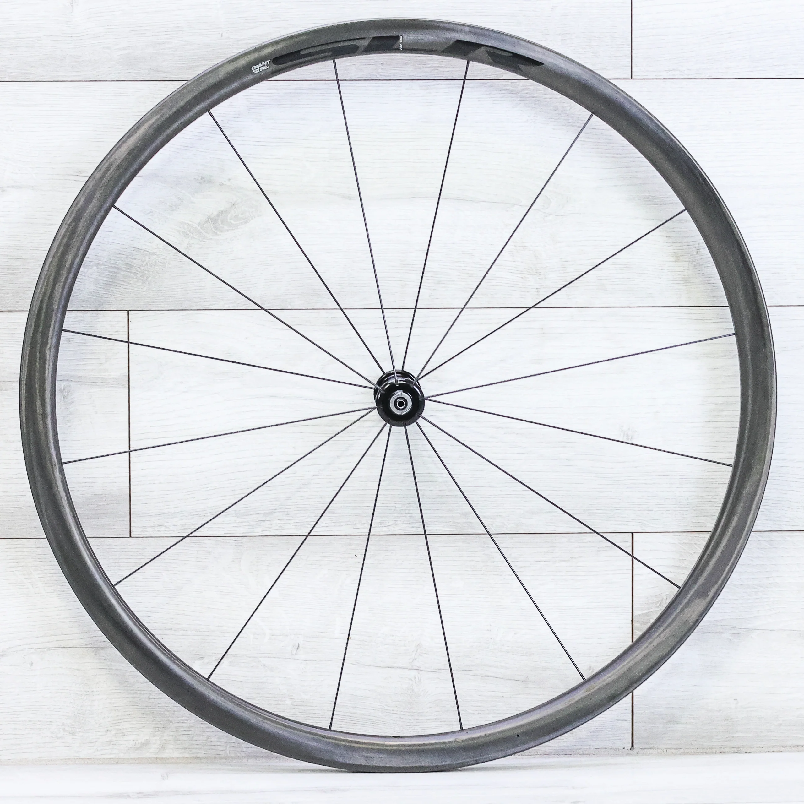 Giant SLR 1 Carbon Fiber Rim Brake Wheelset - 700c, Rim Brake, HG 11-Speed - Image 2
