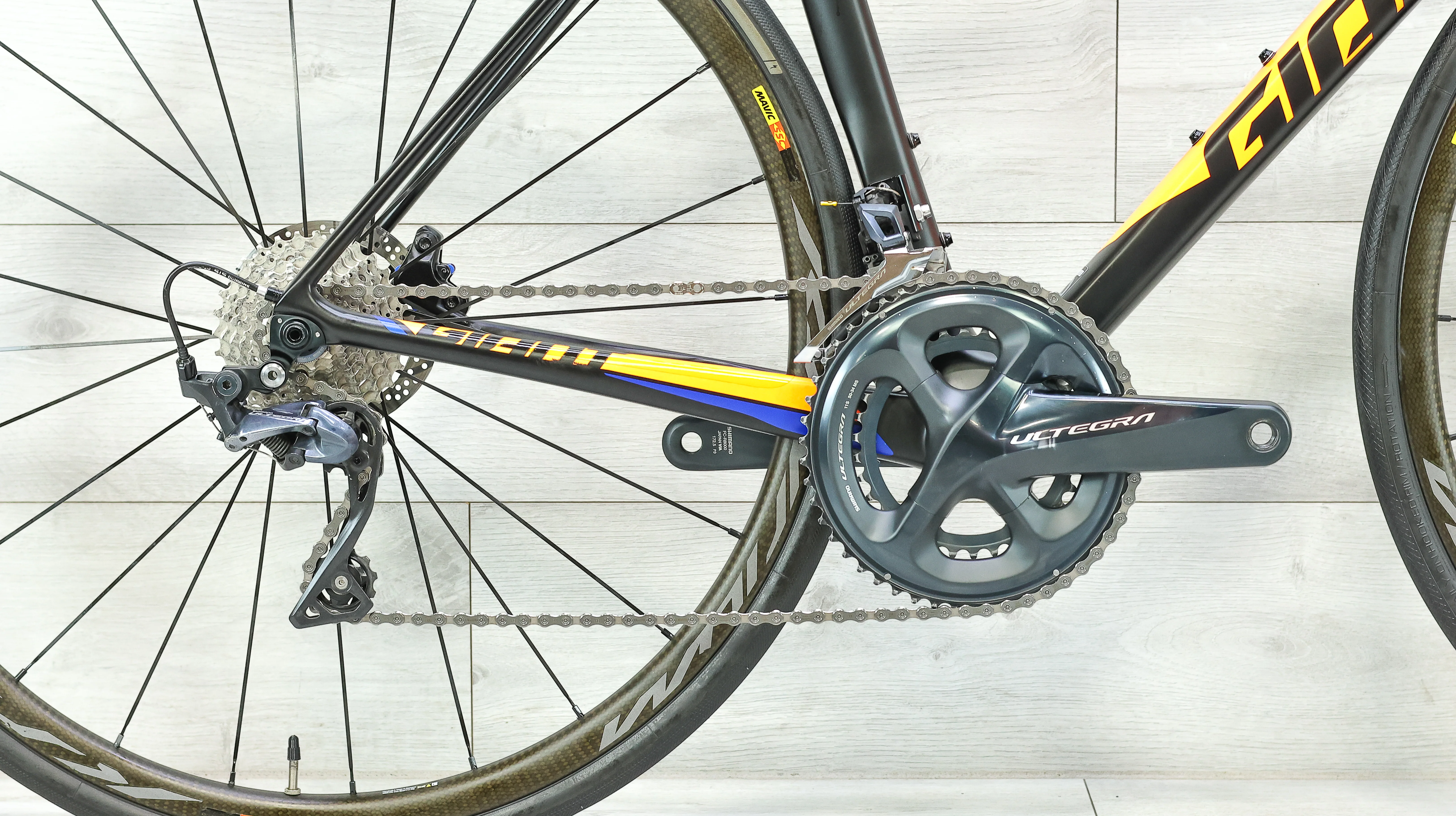 Giant TCR Advanced 1 Disc KOM Road Bike - 2018, Medium - Image 5