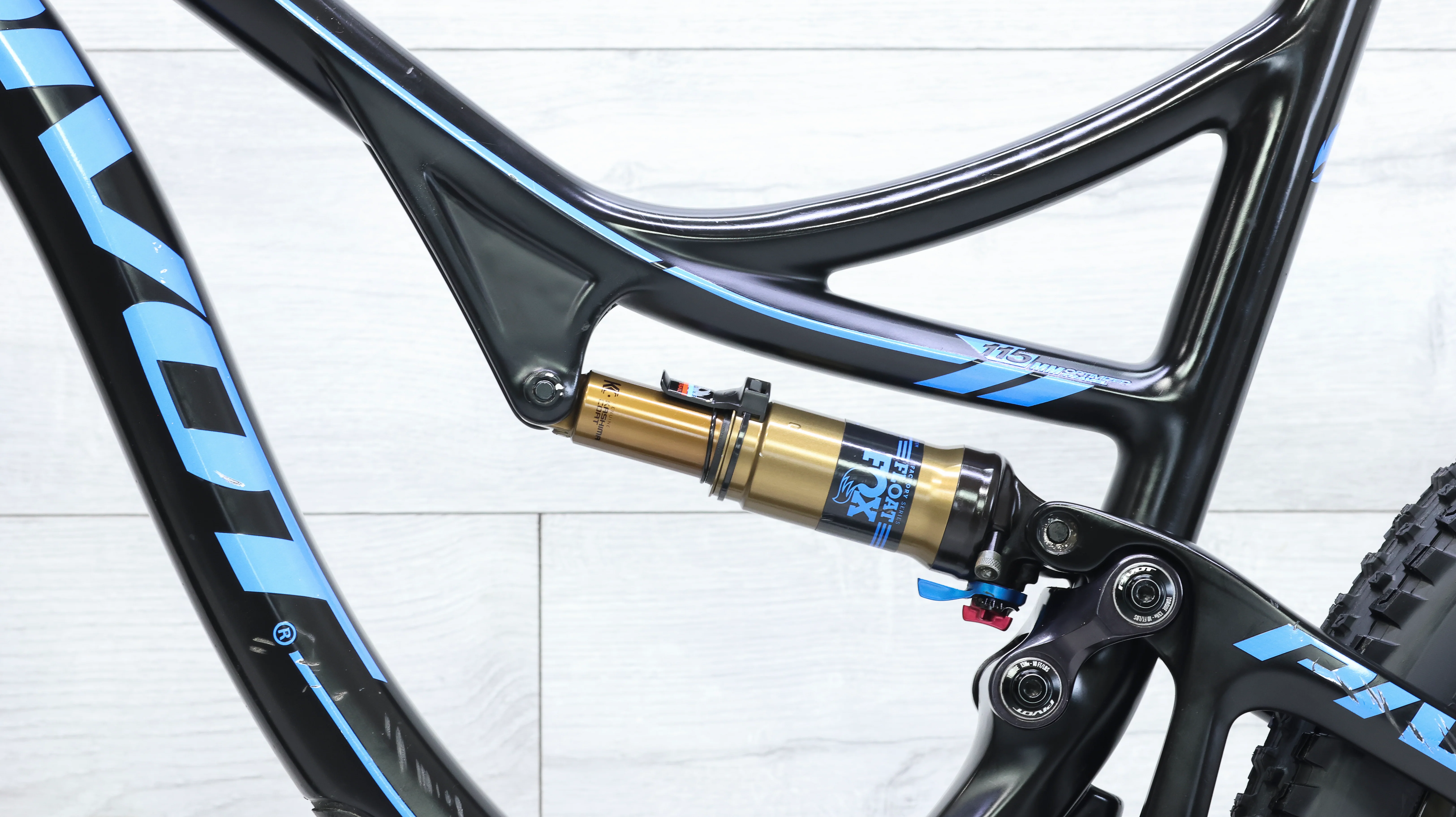 Pivot Mach 4 Carbon Mountain Bike - 2019, Large - Image 11