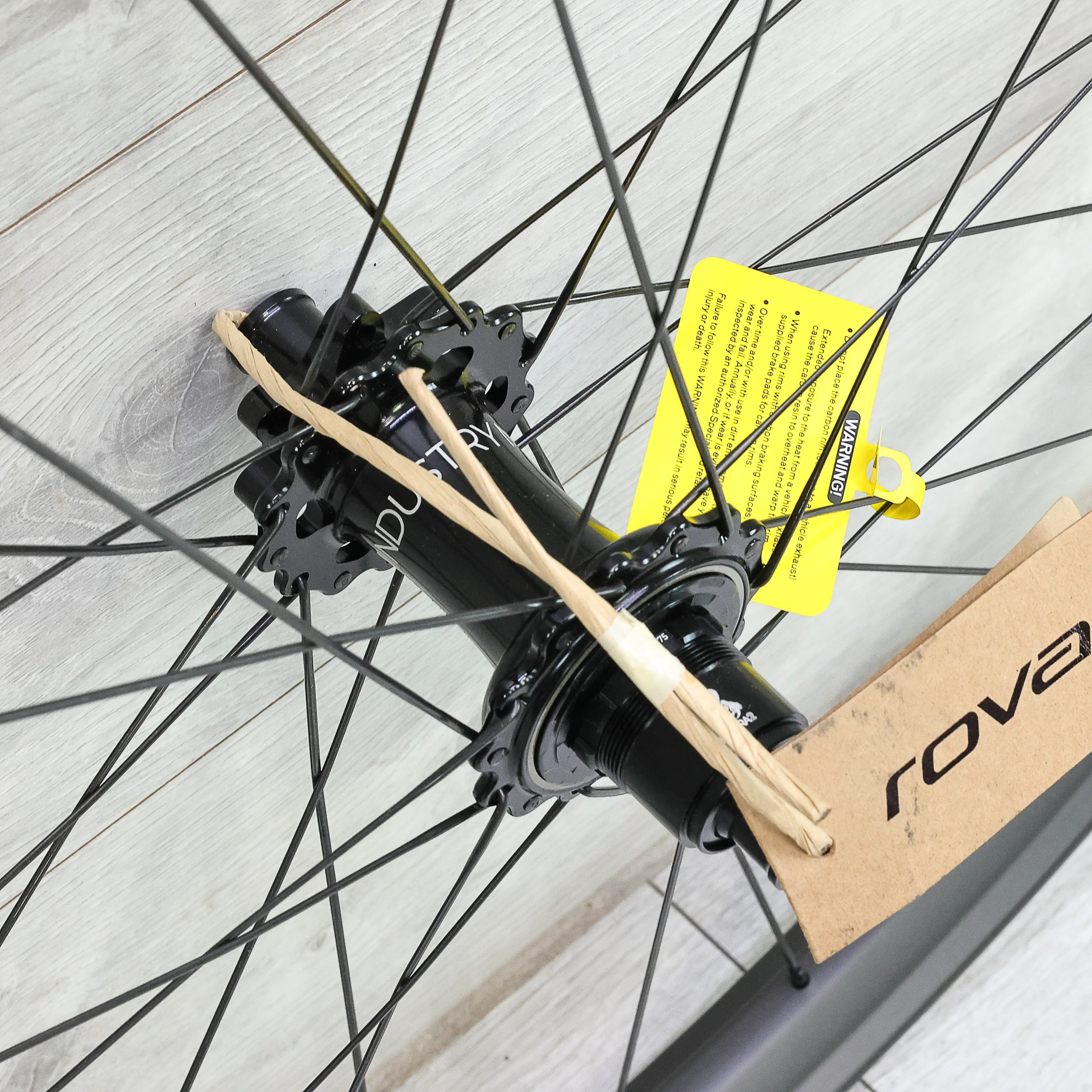 Roval Traverse SL II Hydra2 Hubs Carbon Disc Wheelset - 29", Tubeless, 6-Bolt, XD Driver - Image 4