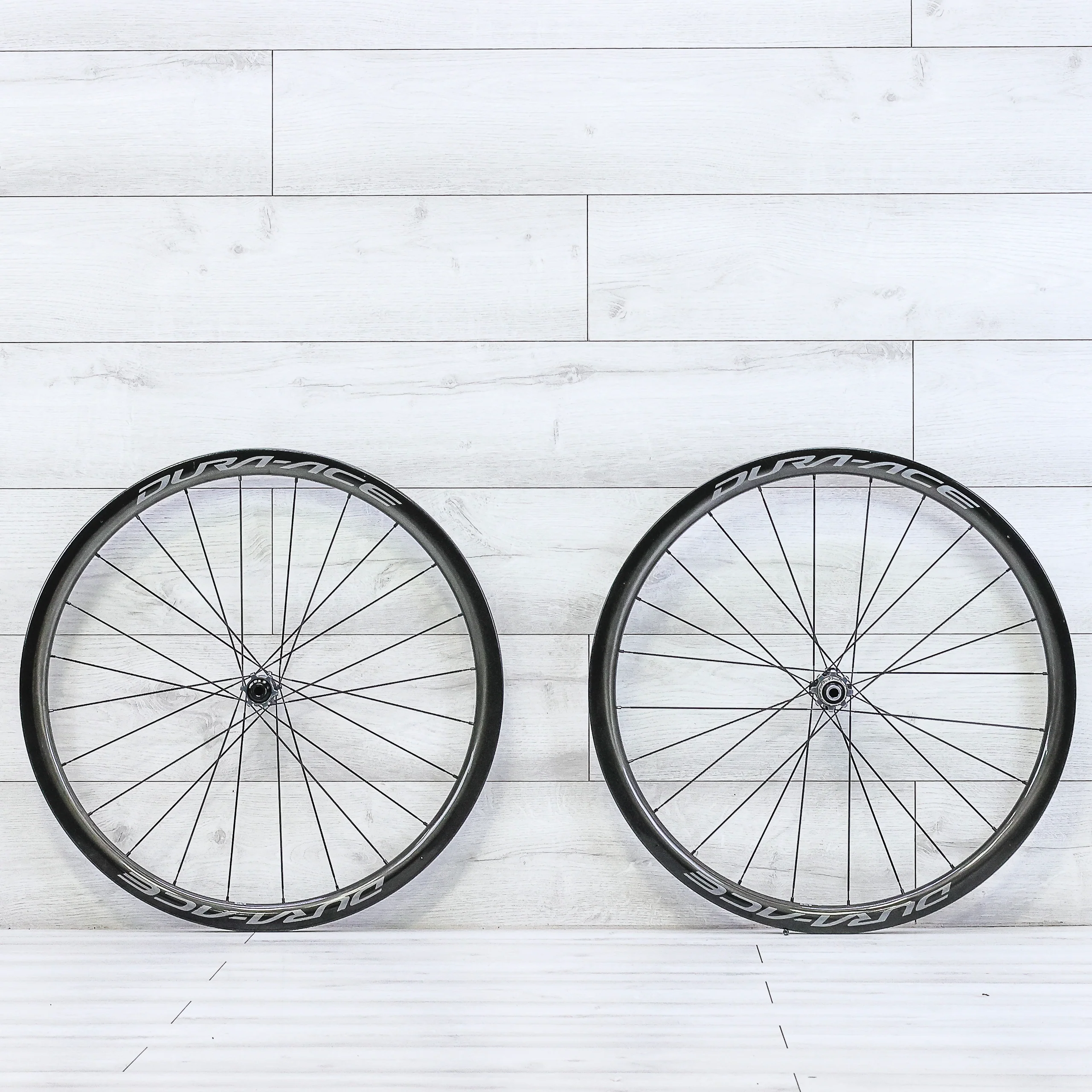 Shimano Dura-Ace C40 Carbon Wheelset - 700c, Tubeless, Center Lock, HG 11 - Speed