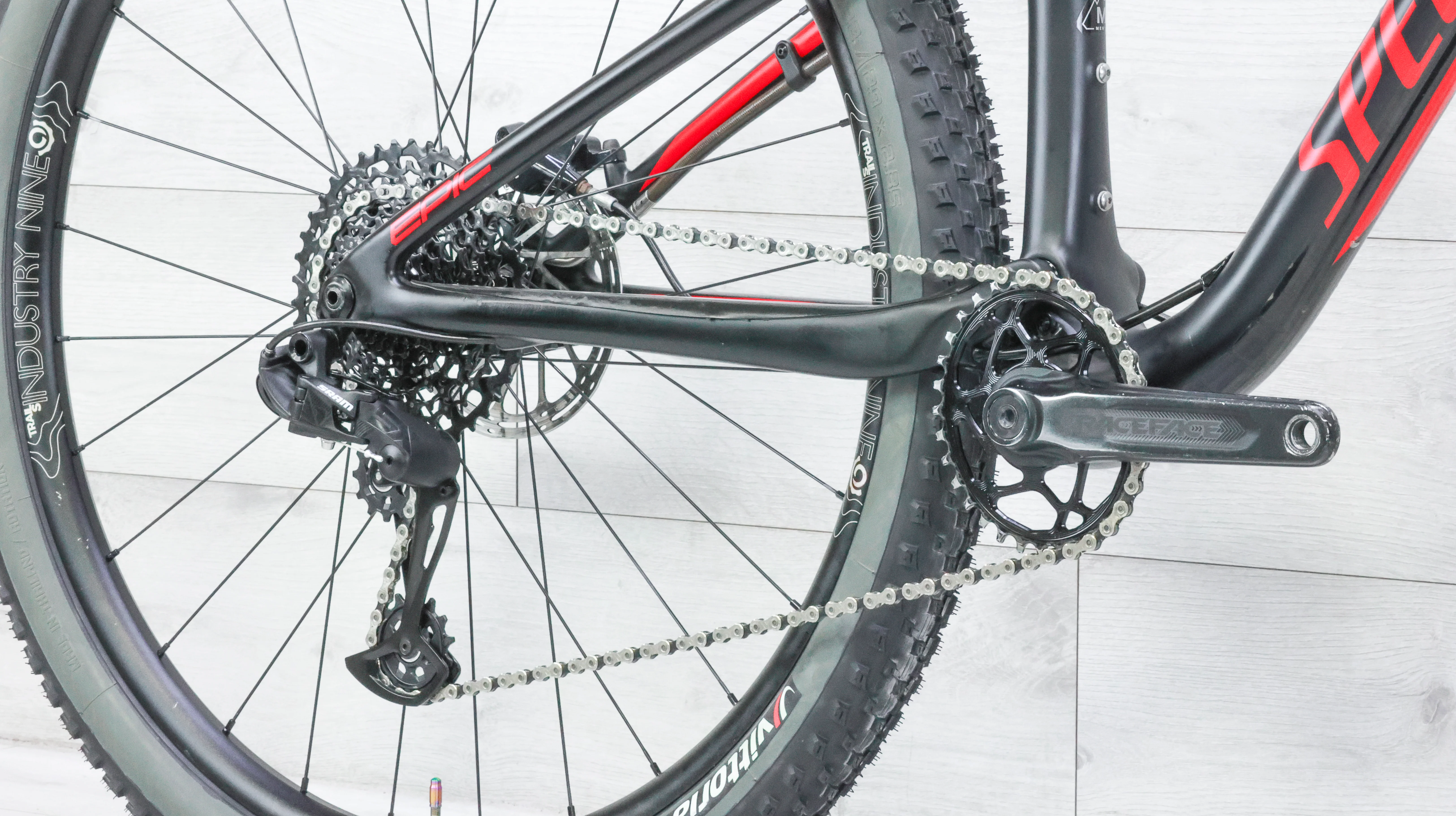 Specialized Epic Comp Carbon Mountain Bike - 2018, Medium - Image 6