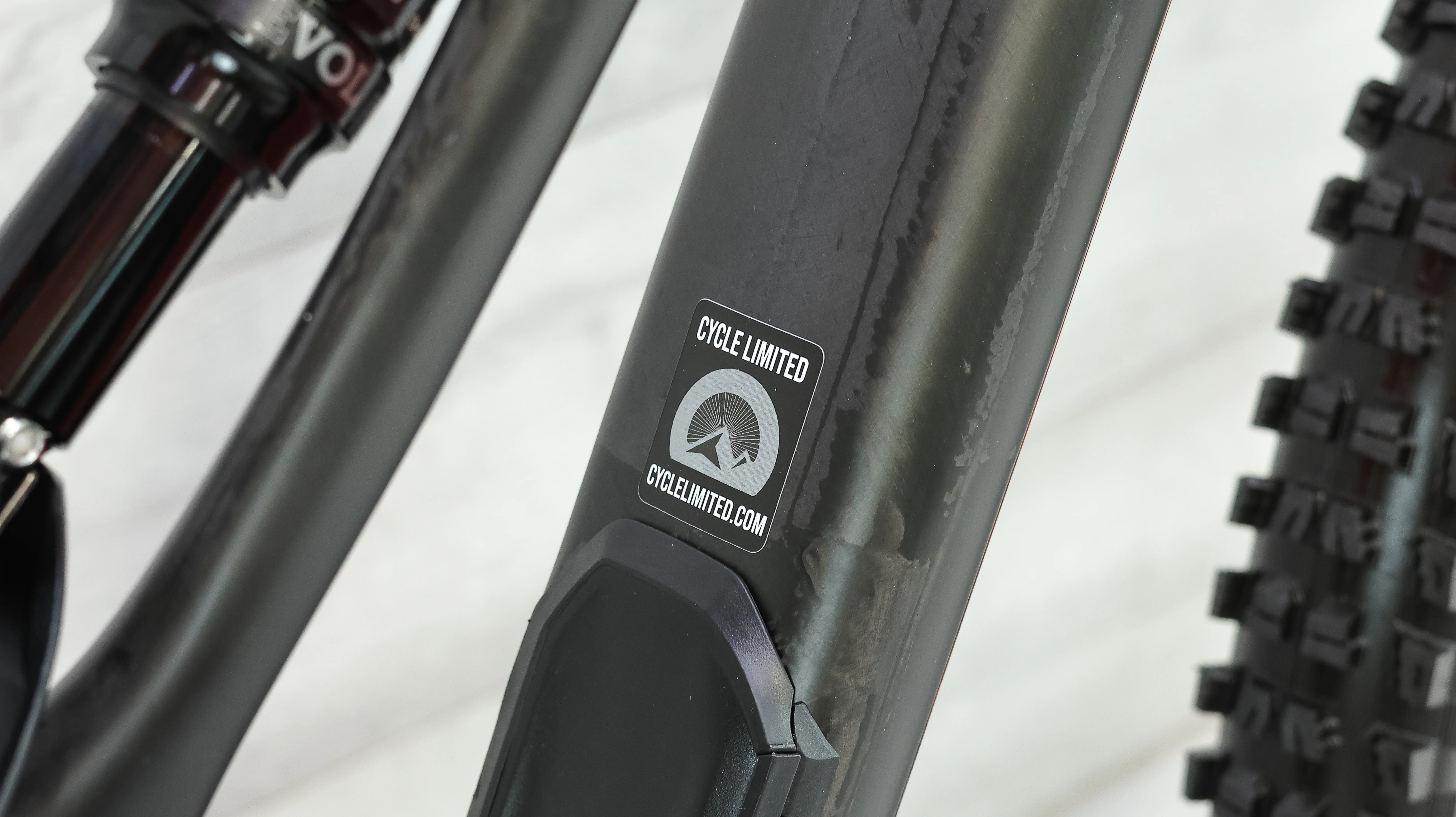 Specialized Stumpjumper ST Comp Carbon 29 Mountain Bike - 2019, Small - Image 3