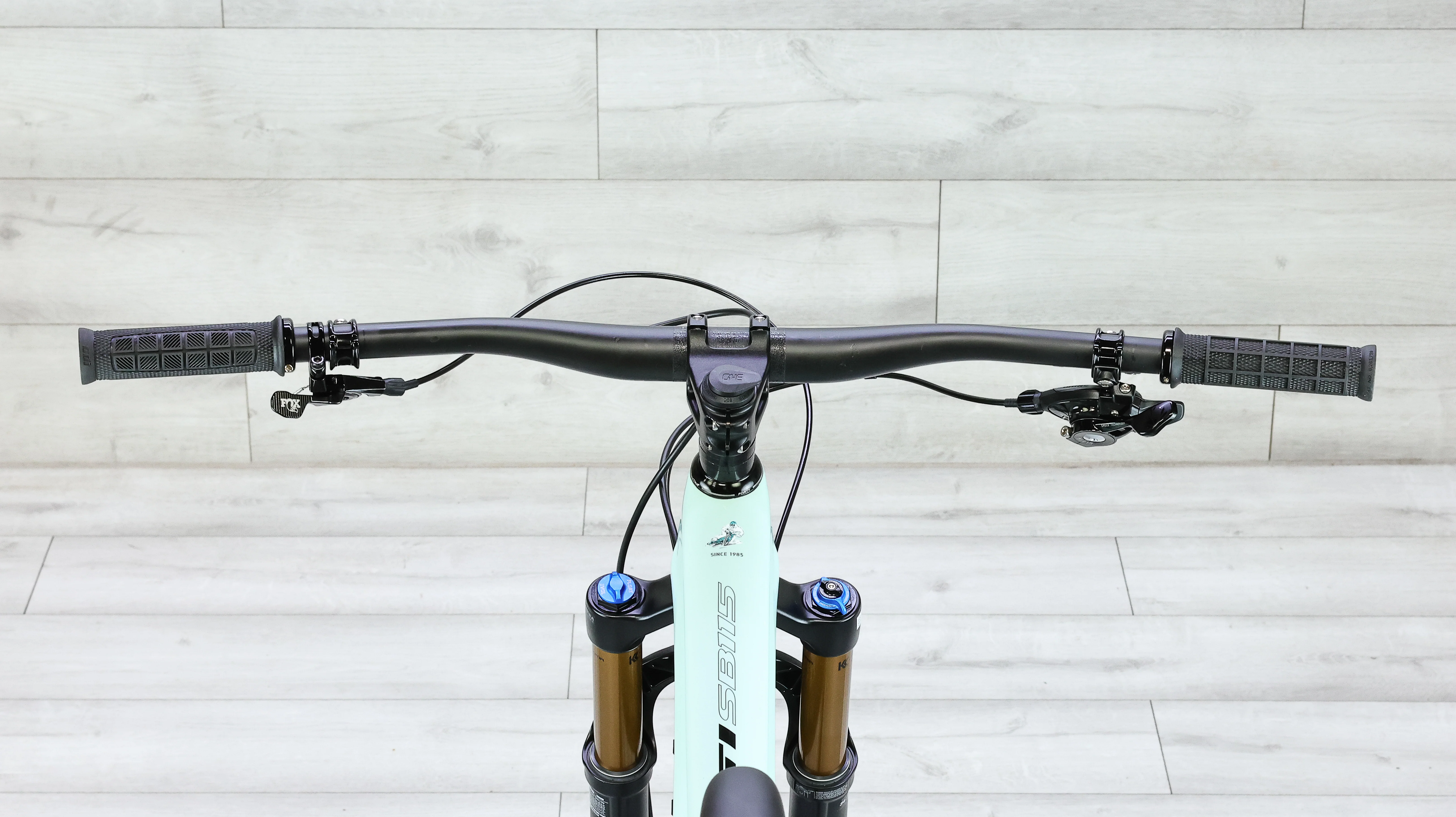 Yeti SB115 T2 Mountain Bike - 2023, Medium - Image 13